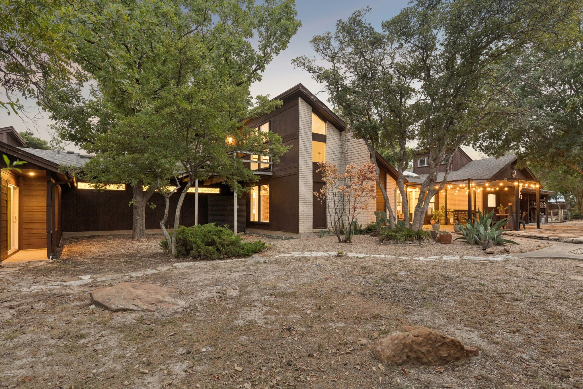 721 Verna Trail N