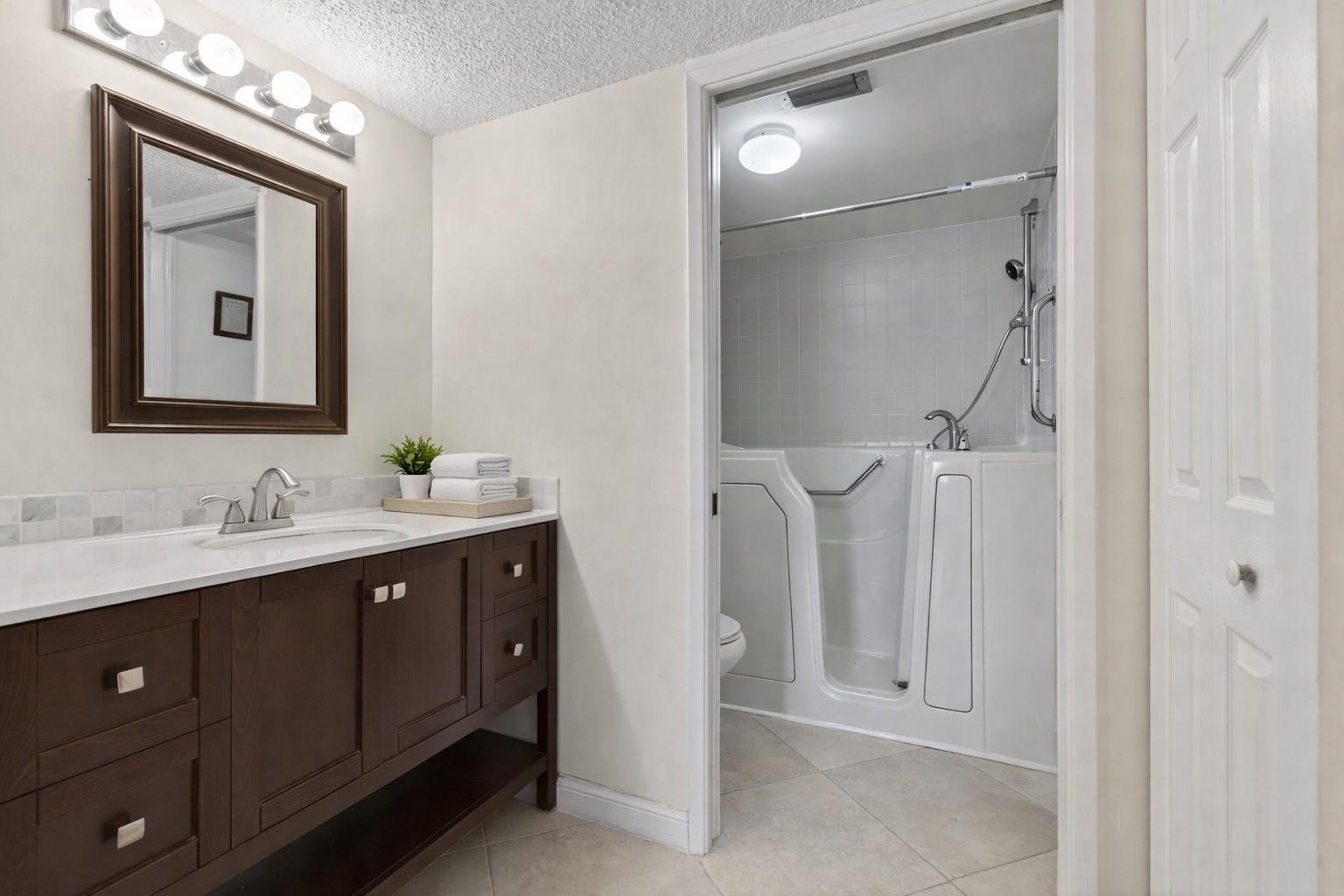 19000 Stewart Circle 4