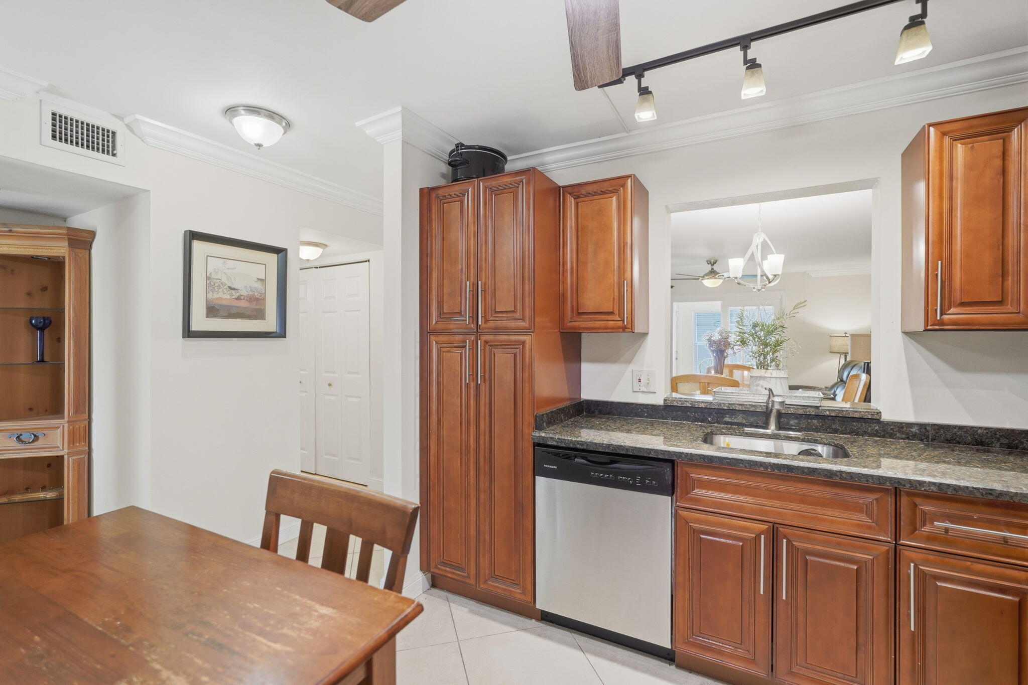 19000 Stewart Circle 4