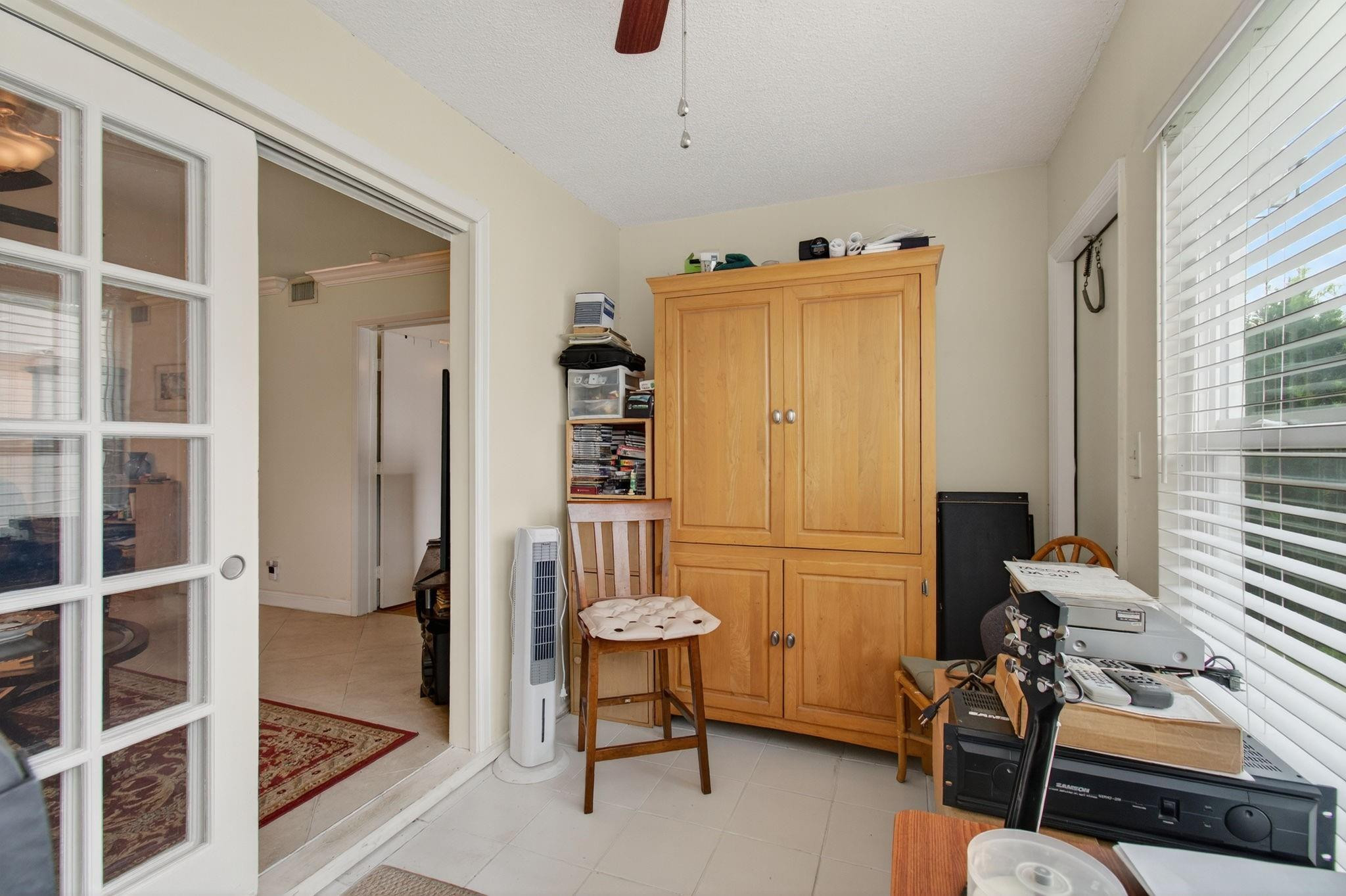 19000 Stewart Circle 4