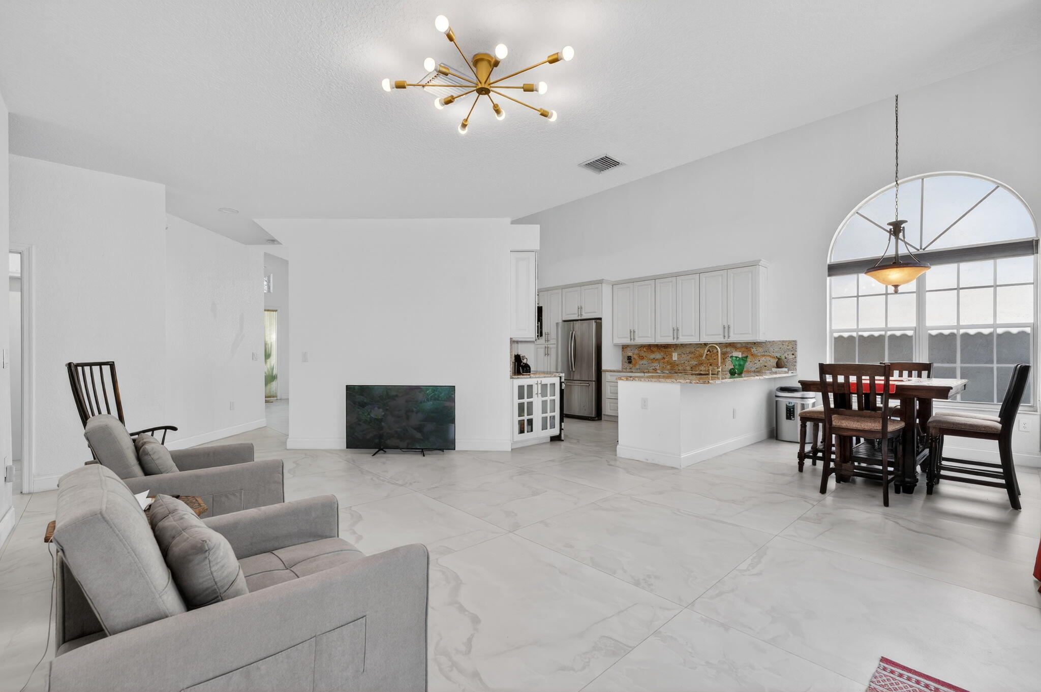 1055 NW 117th Avenue