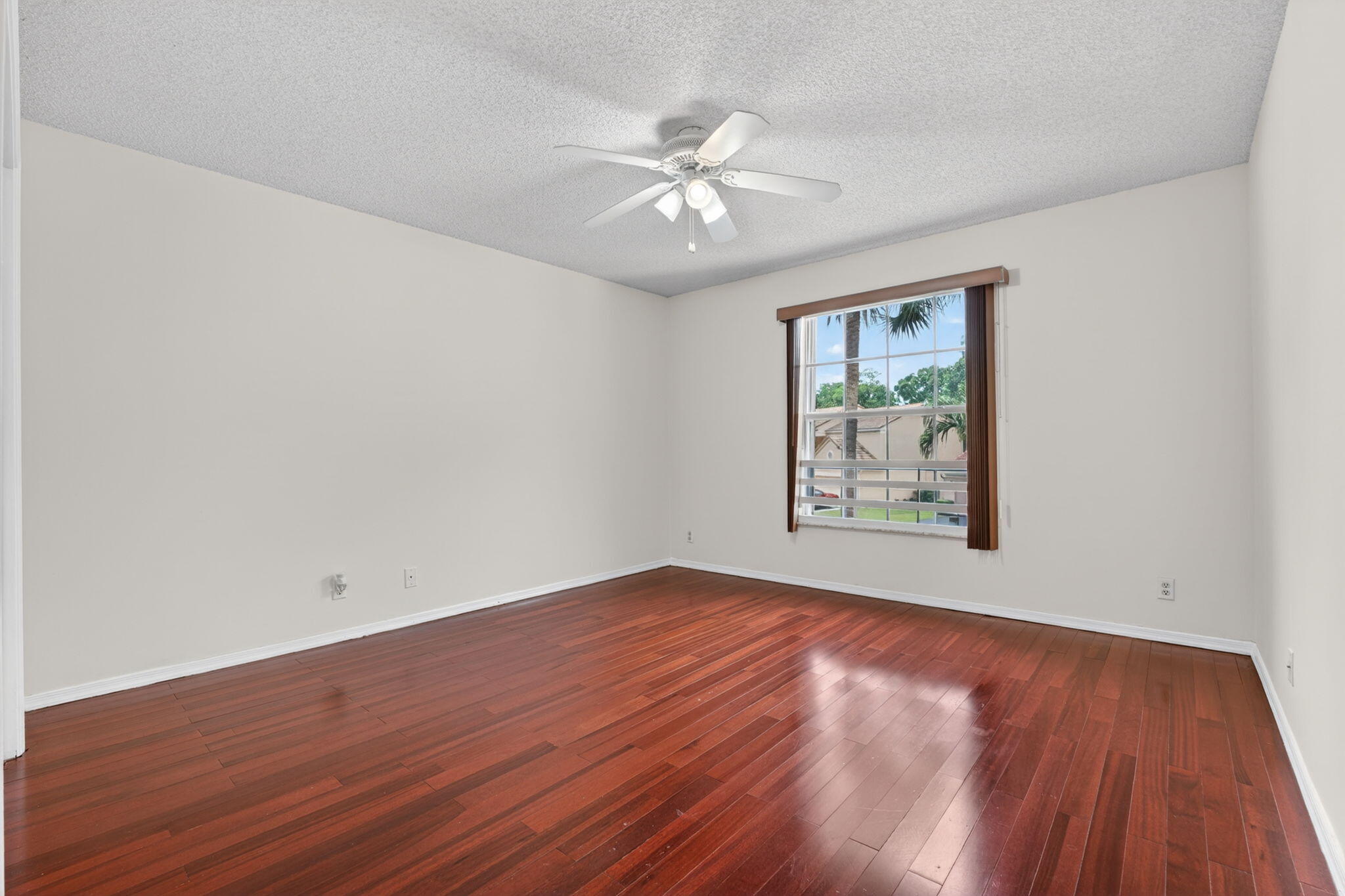 7555 Live Oak Drive