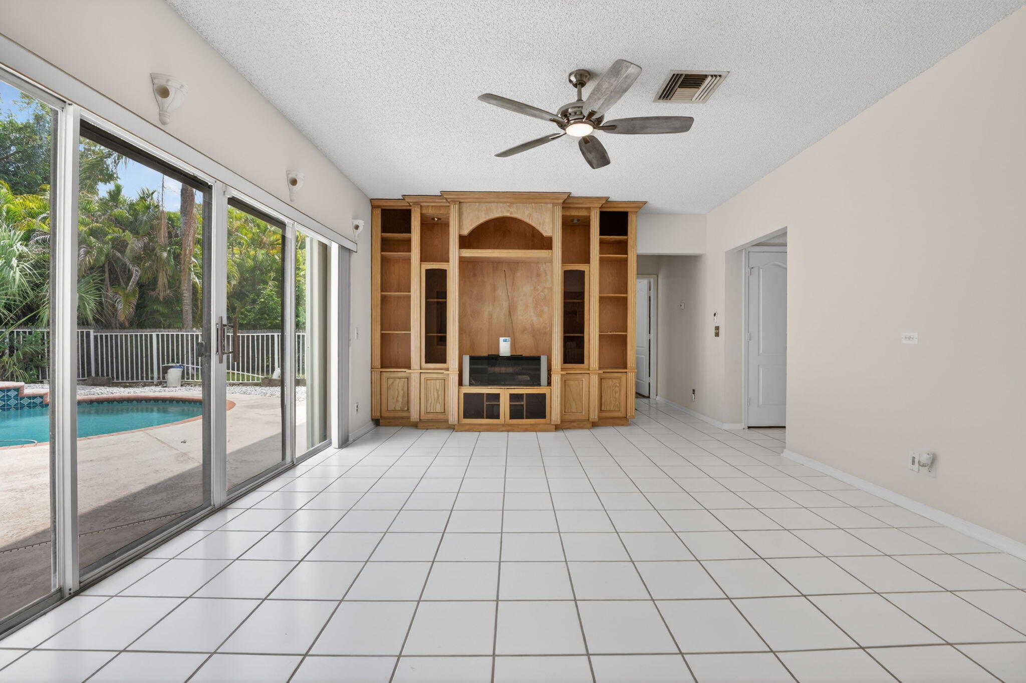 7555 Live Oak Drive