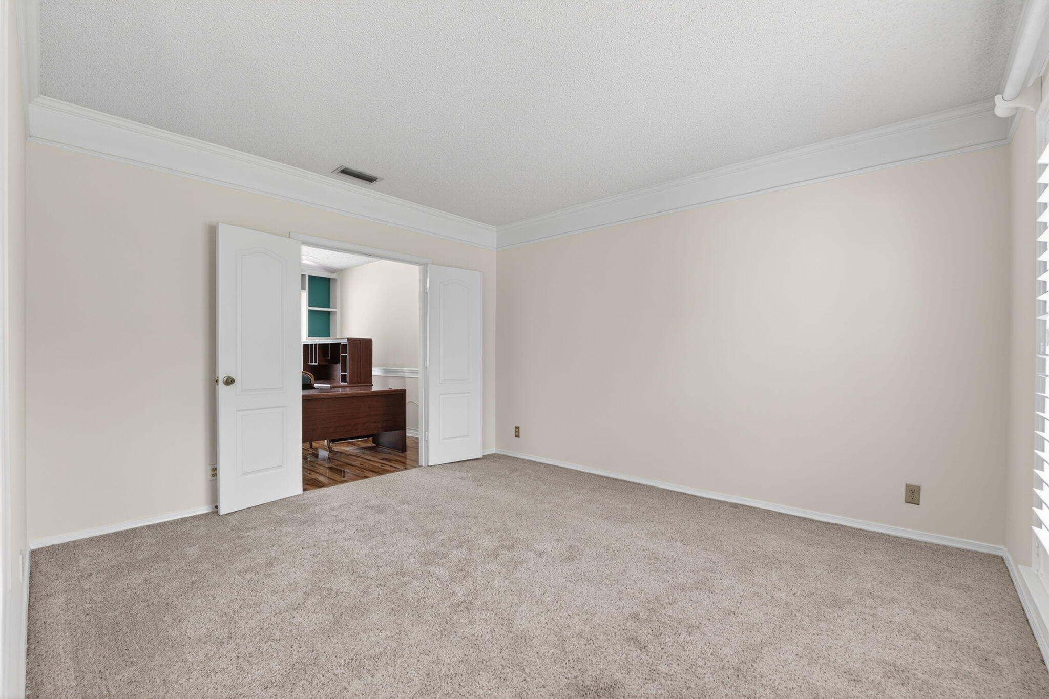 7555 Live Oak Drive