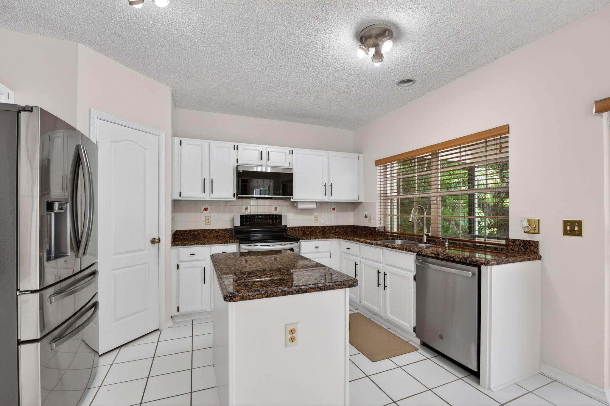 7555 Live Oak Drive