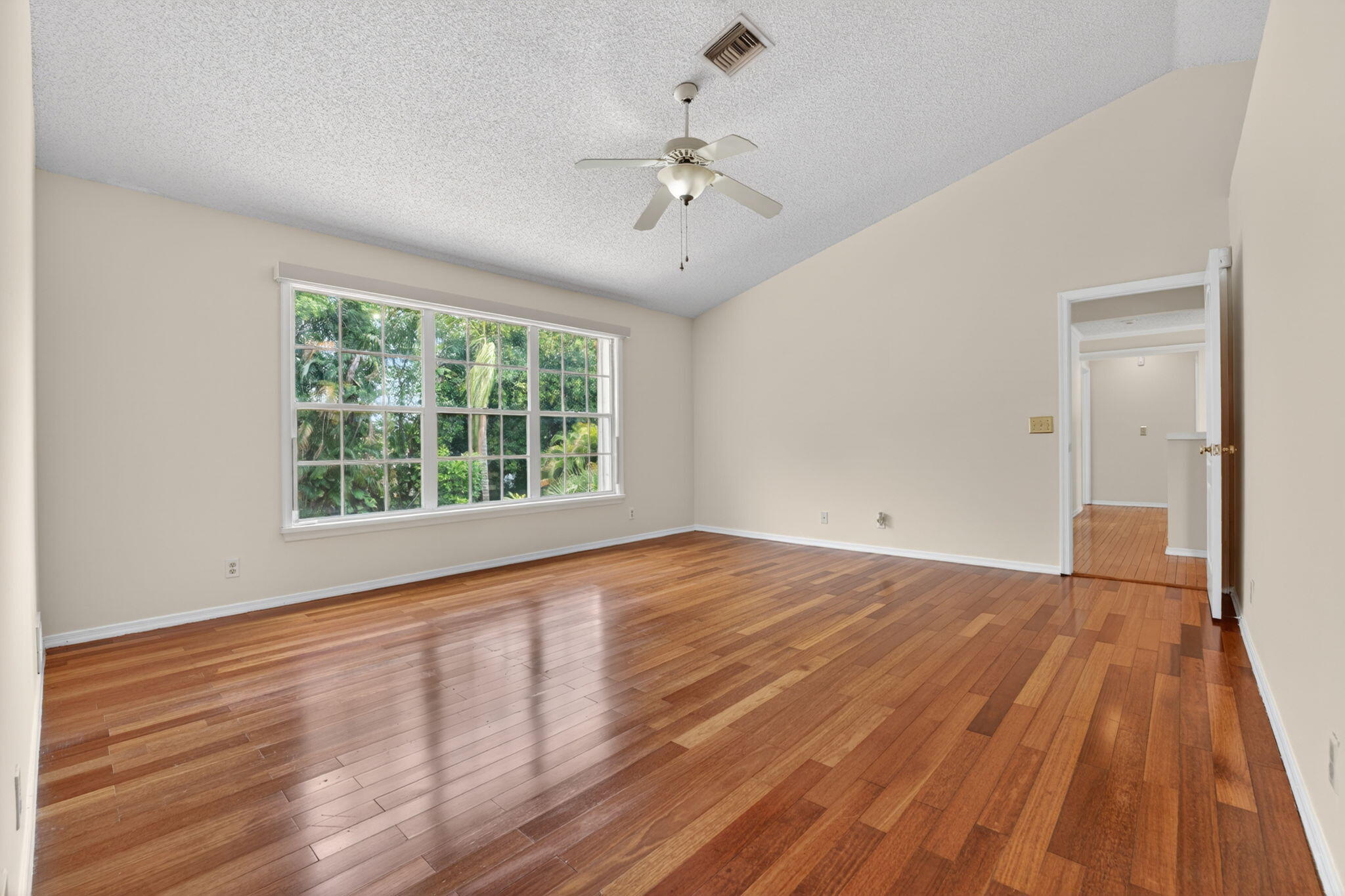 7555 Live Oak Drive