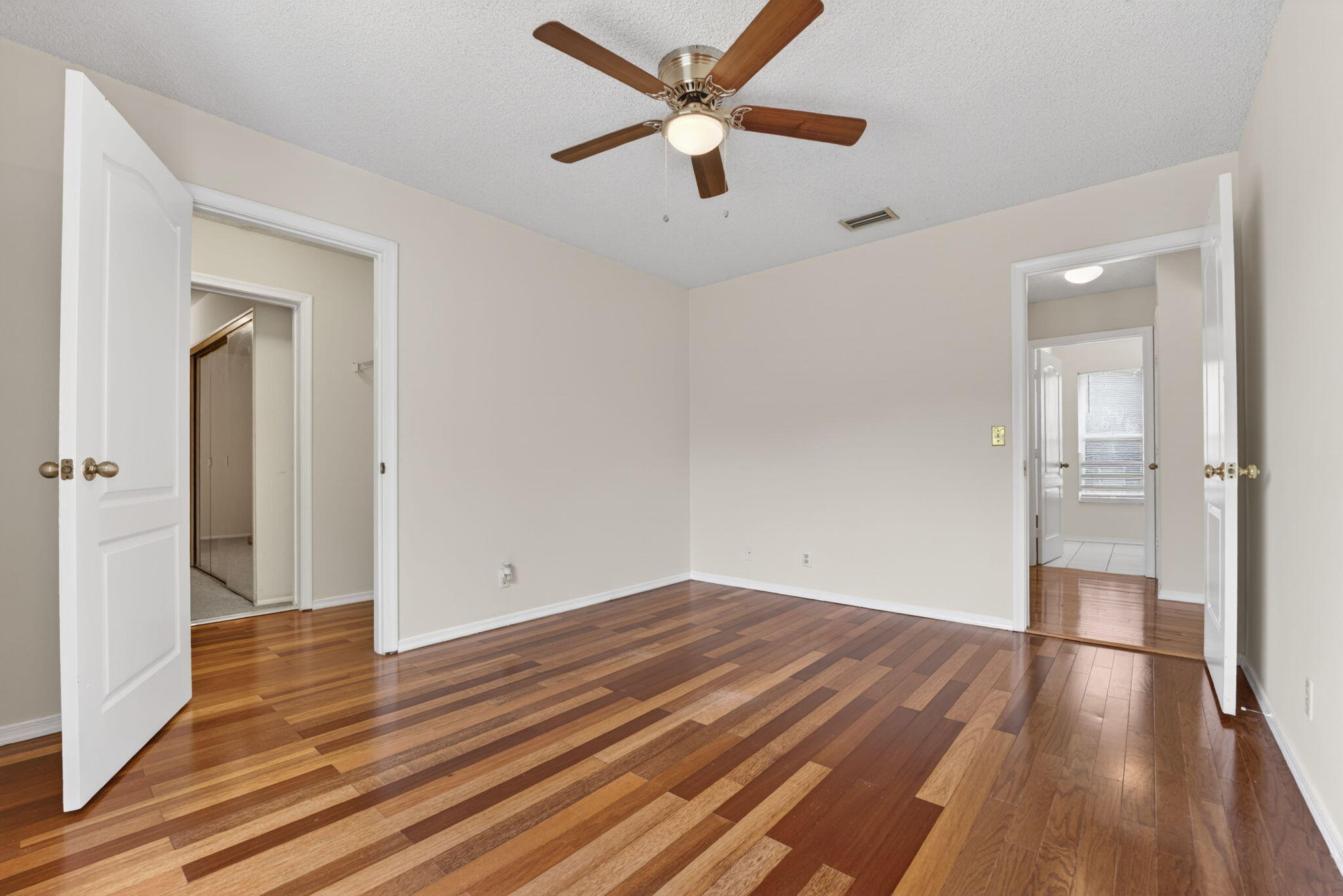 7555 Live Oak Drive