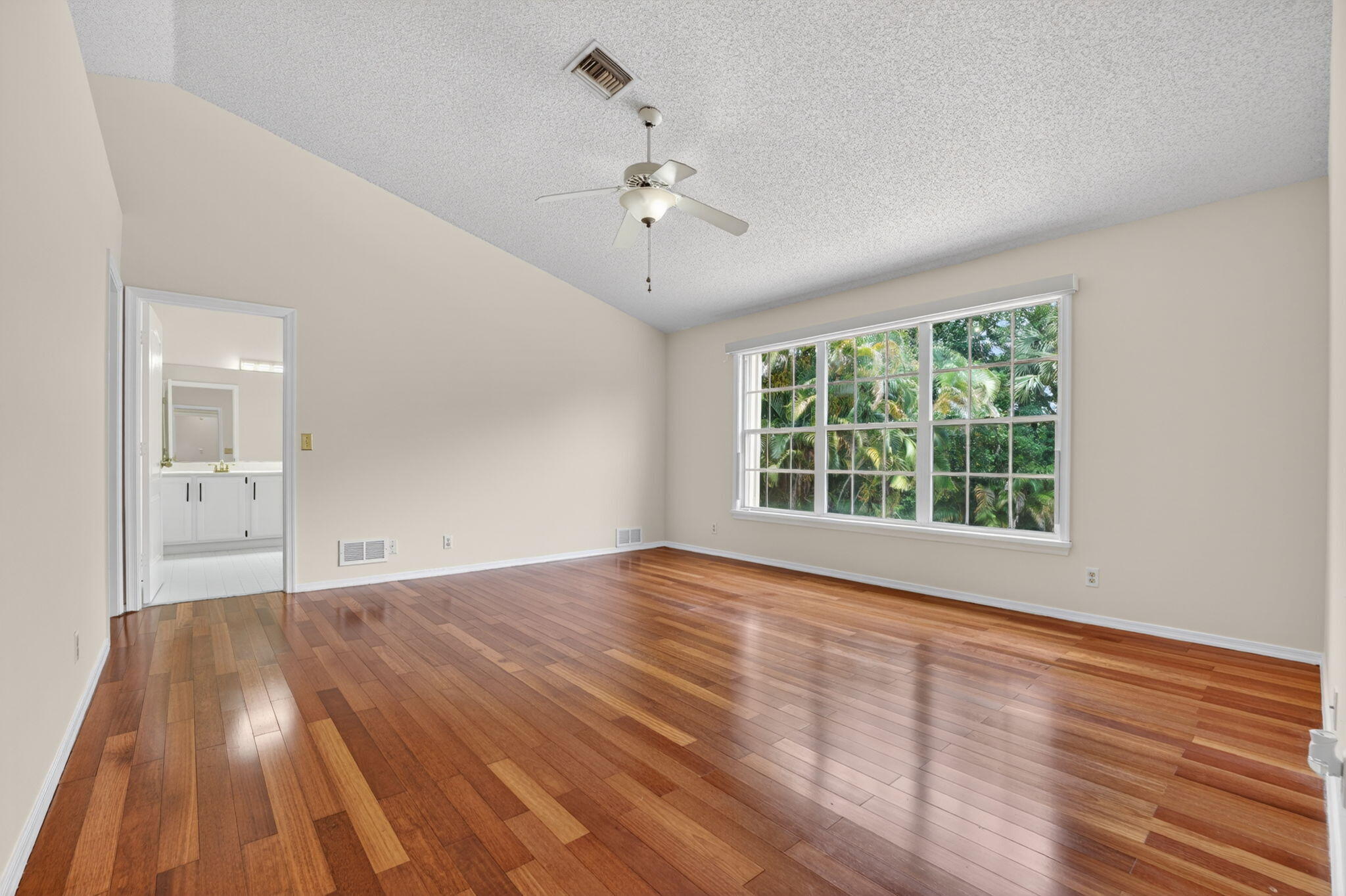 7555 Live Oak Drive