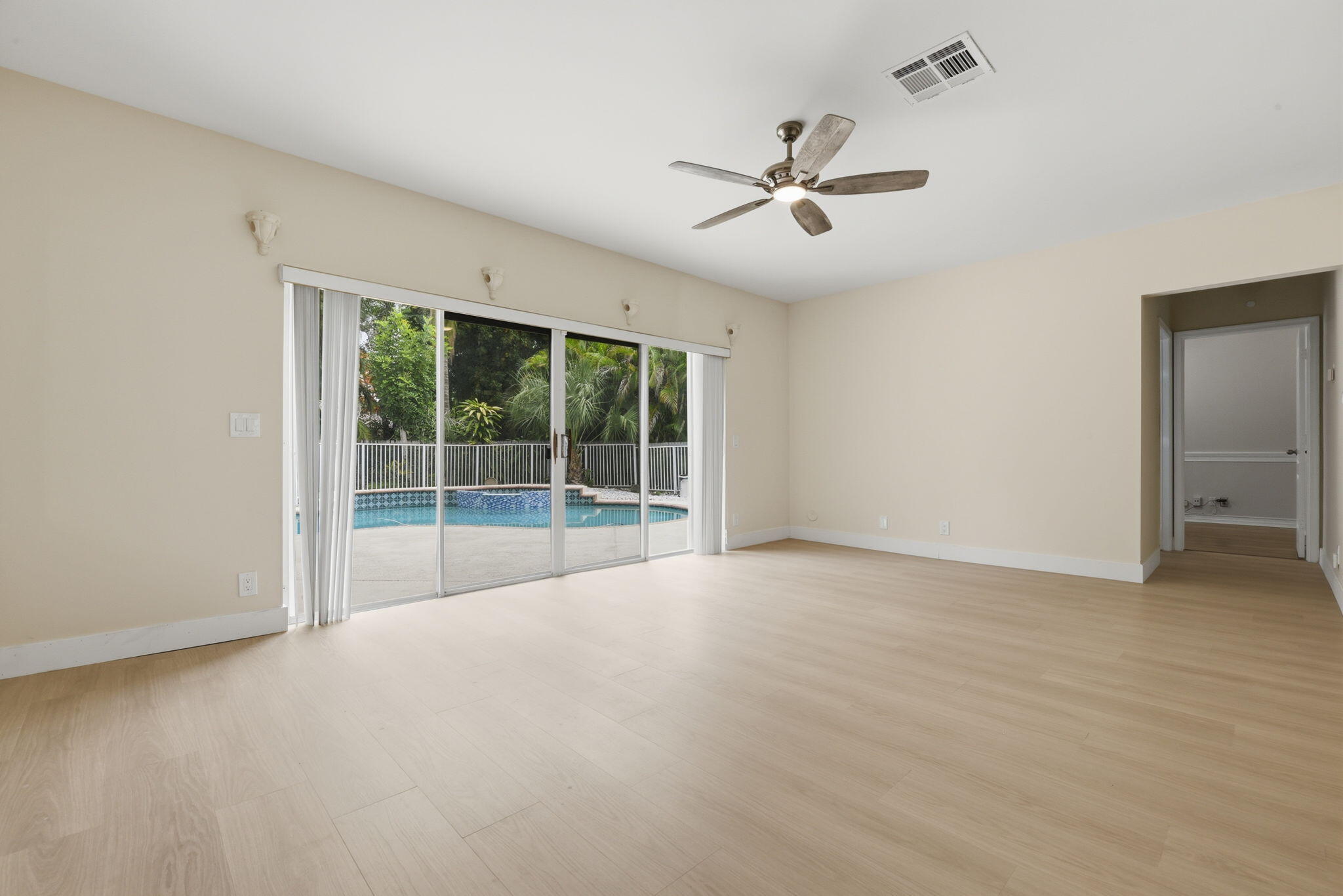 7555 Live Oak Drive