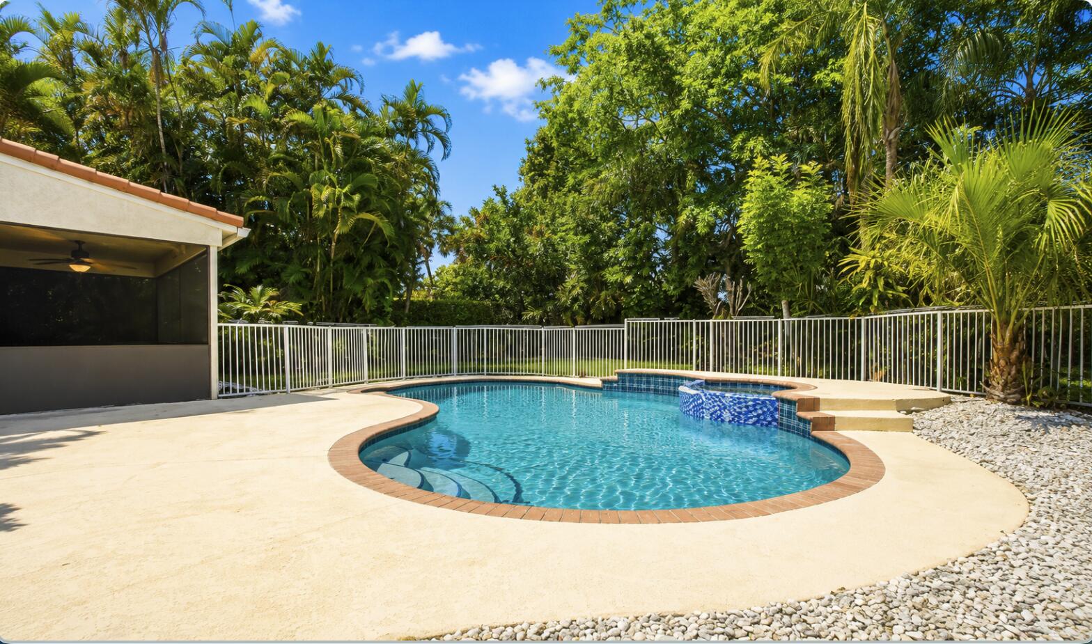 7555 Live Oak Drive