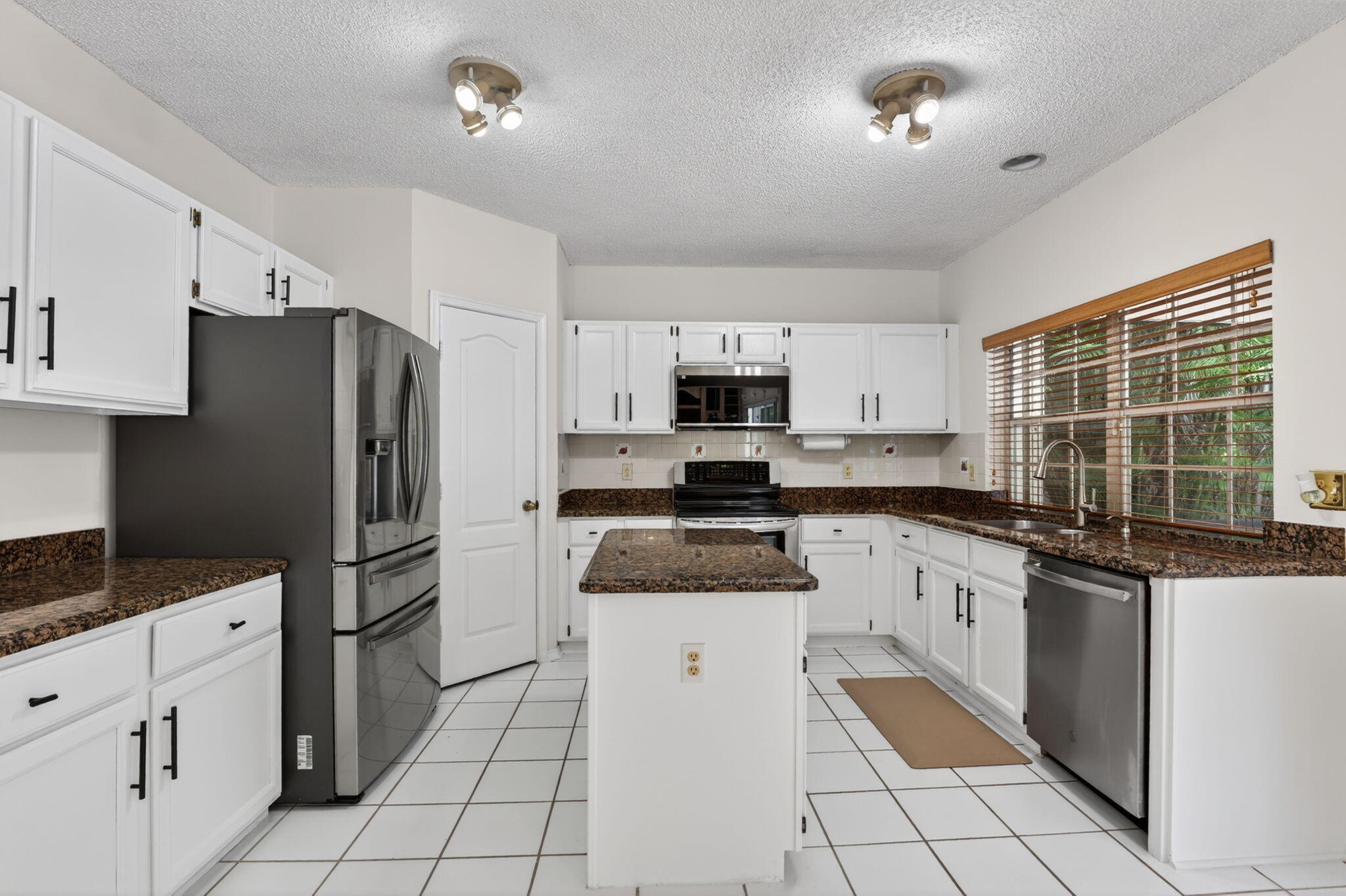 7555 Live Oak Drive
