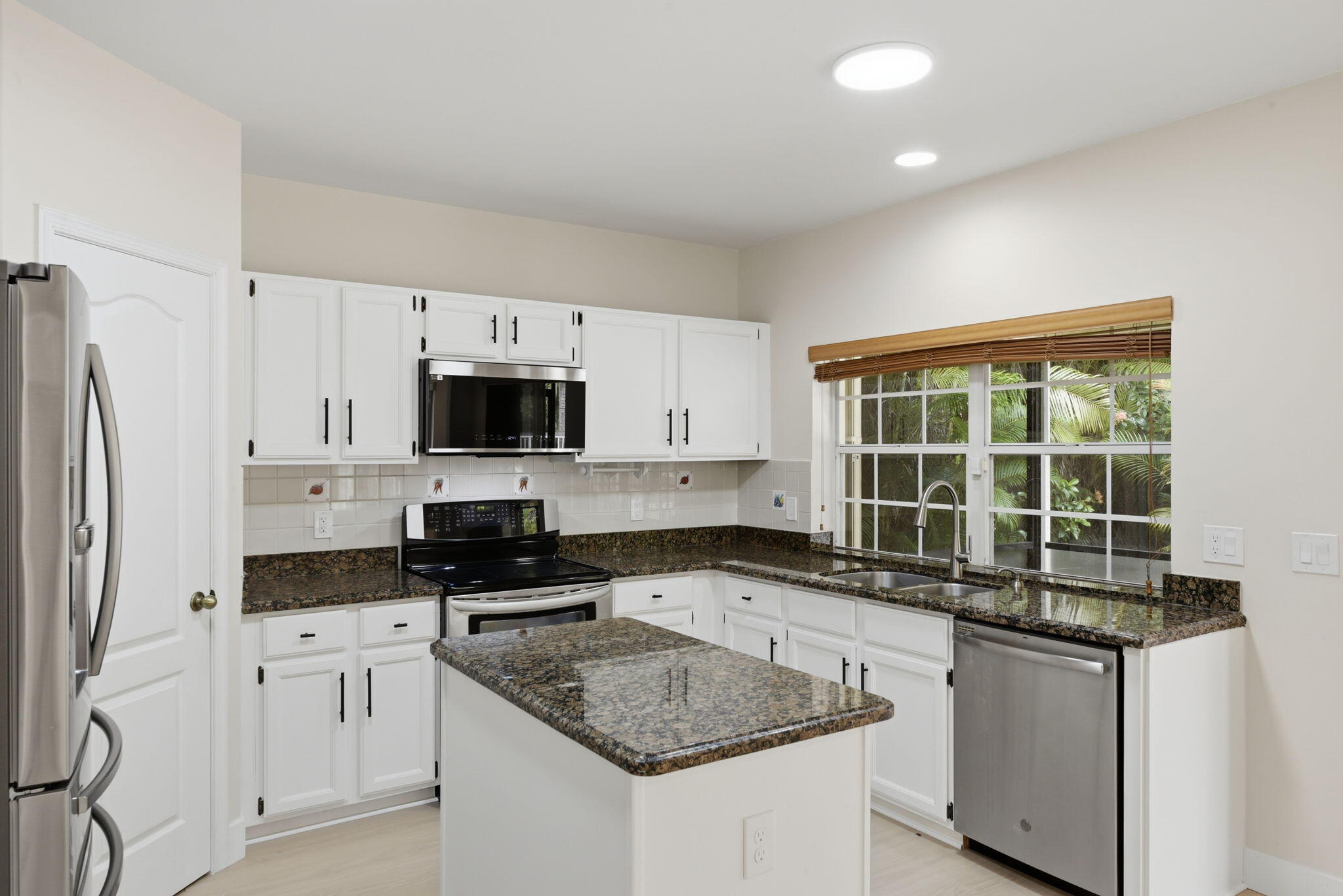 7555 Live Oak Drive
