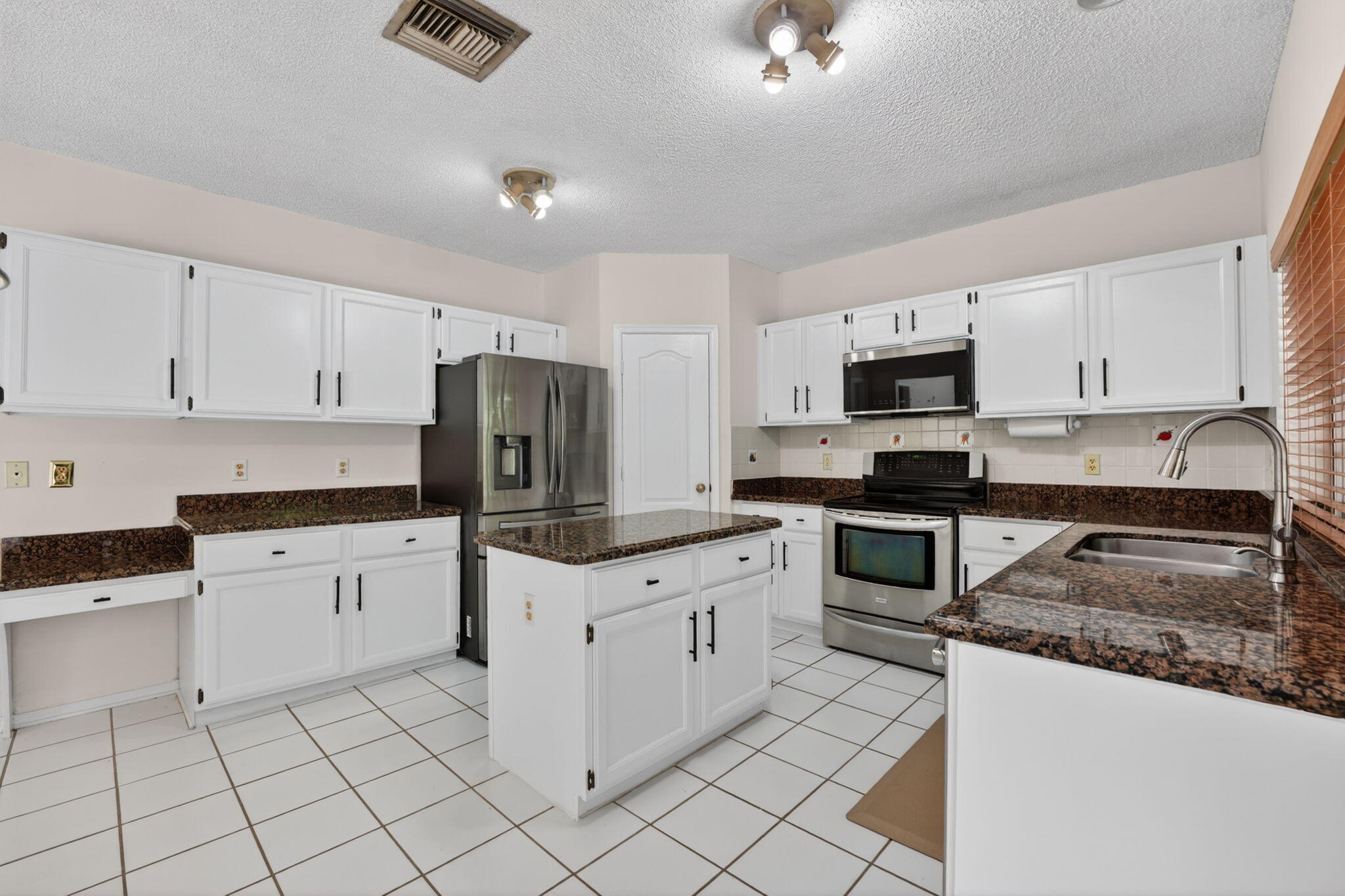 7555 Live Oak Drive