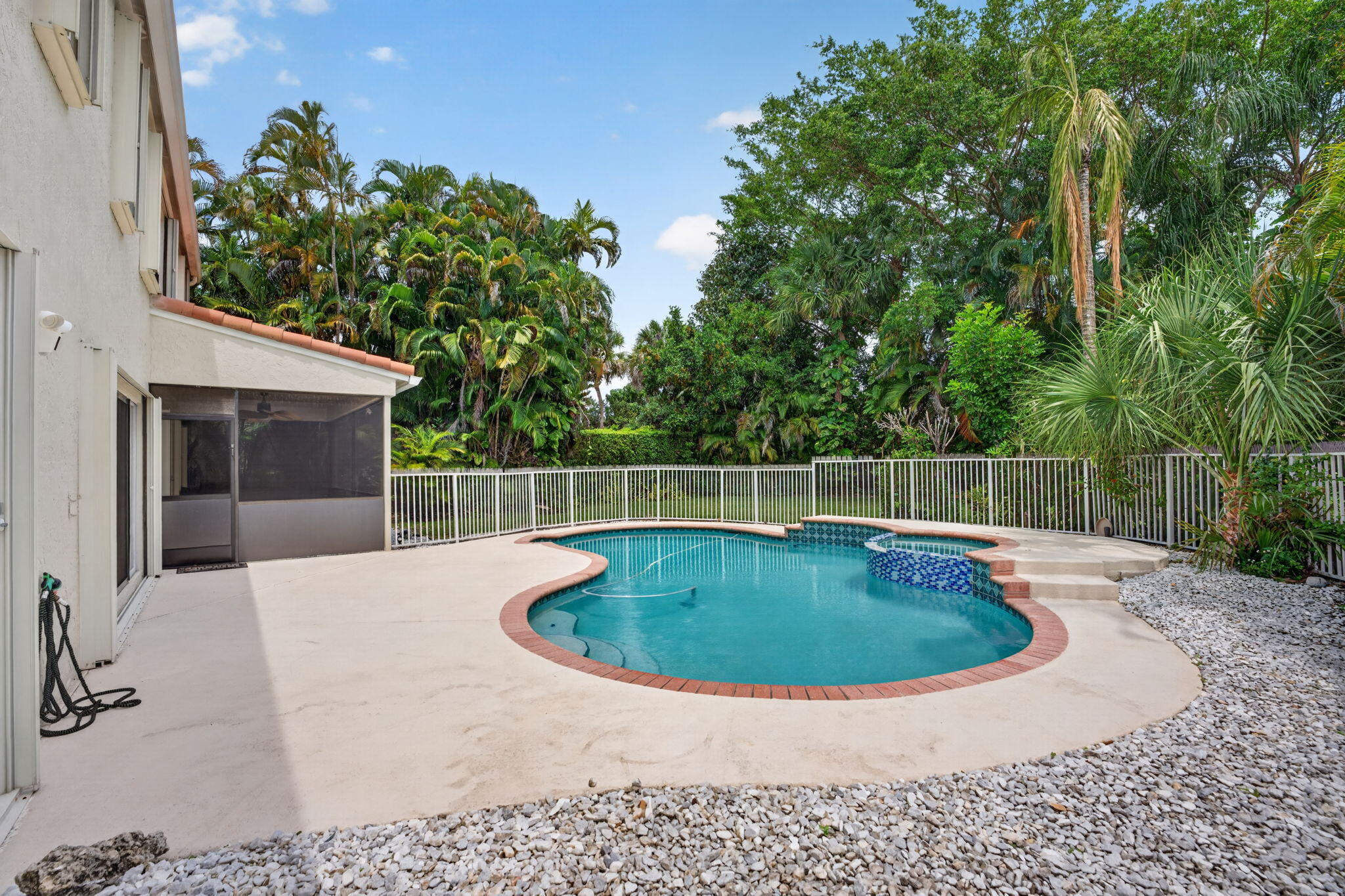 7555 Live Oak Drive