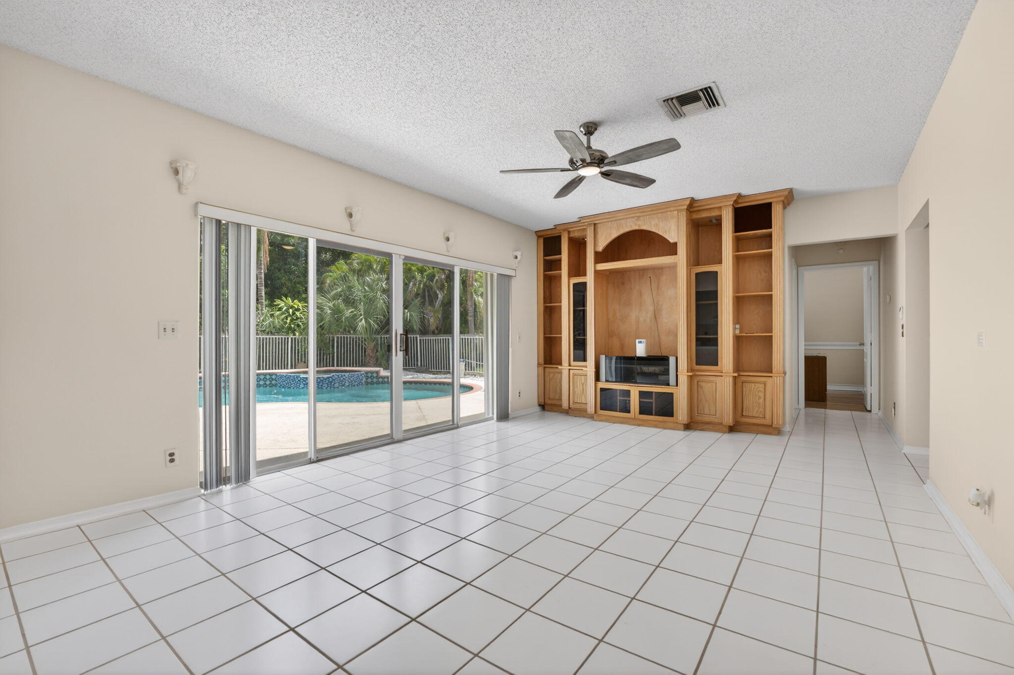 7555 Live Oak Drive