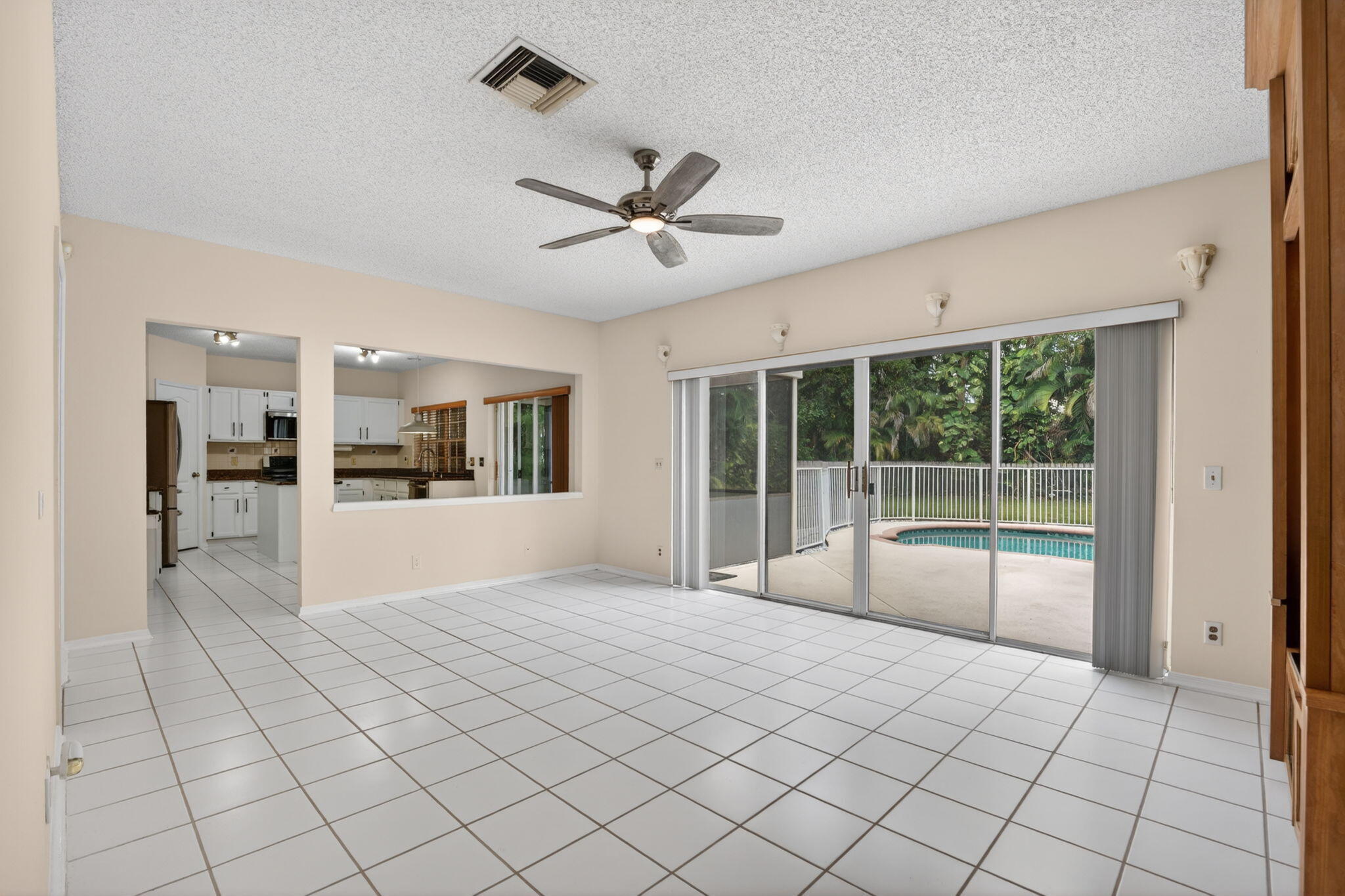 7555 Live Oak Drive