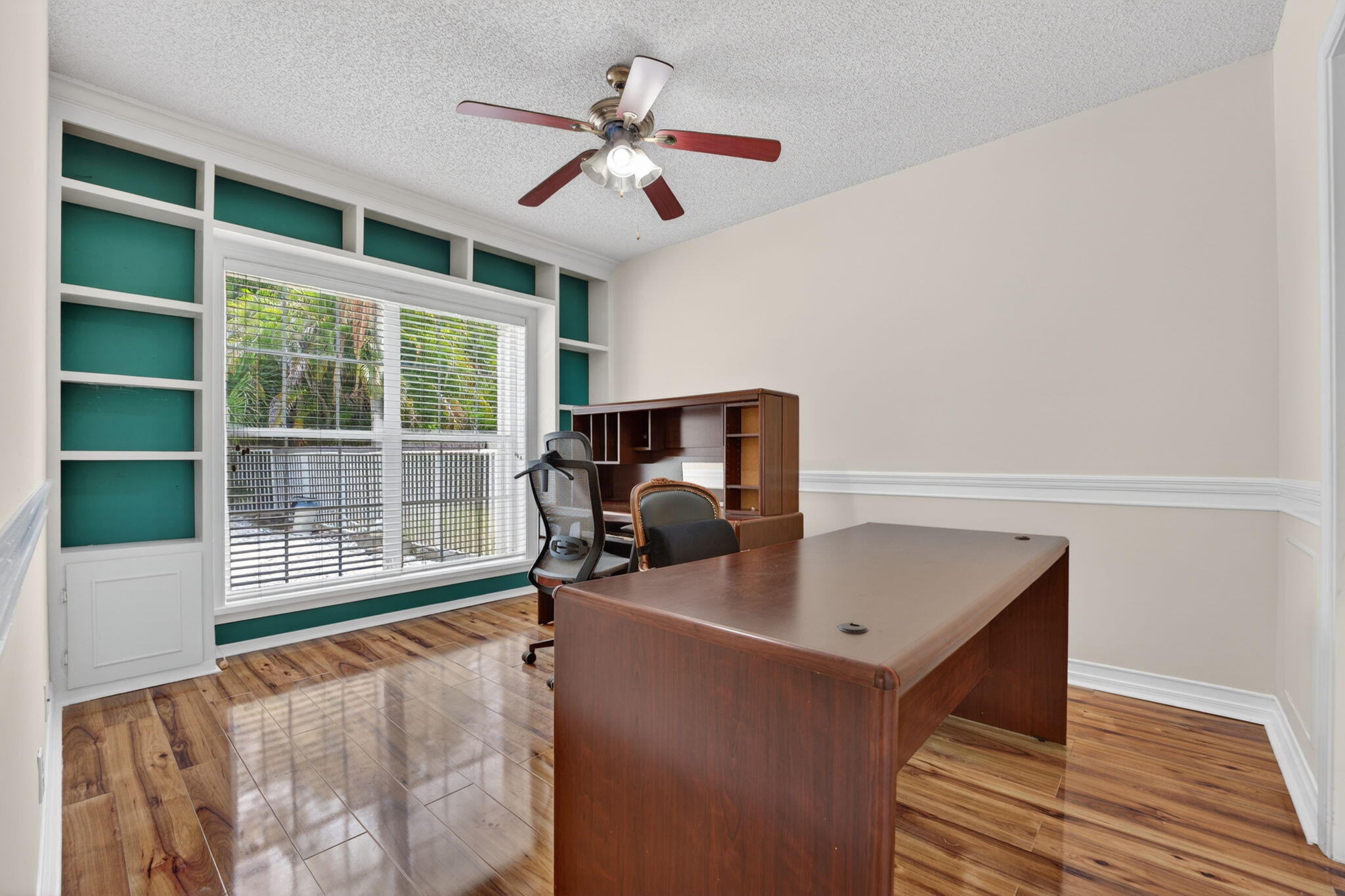 7555 Live Oak Drive