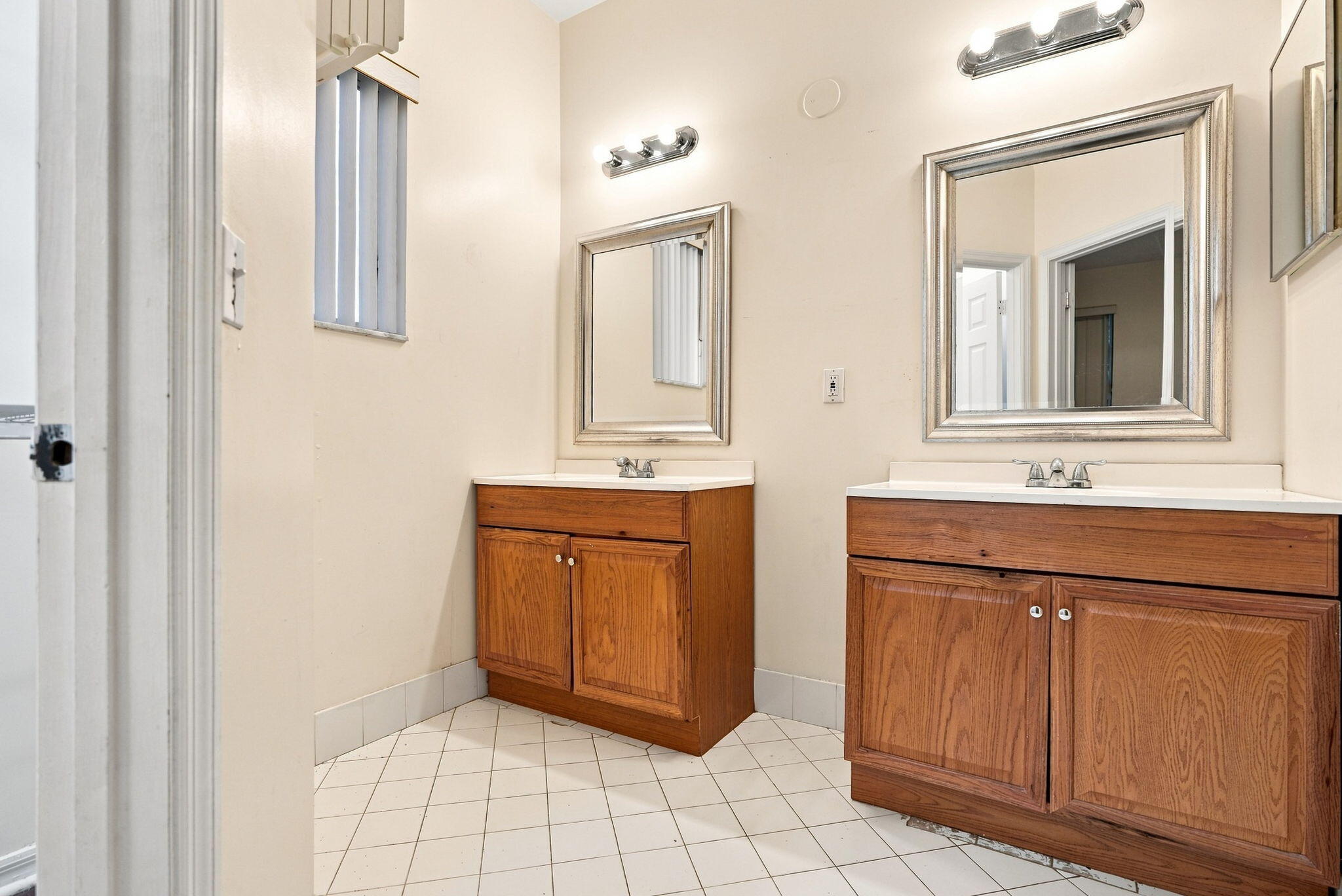 3717 Pebblebrook Manor