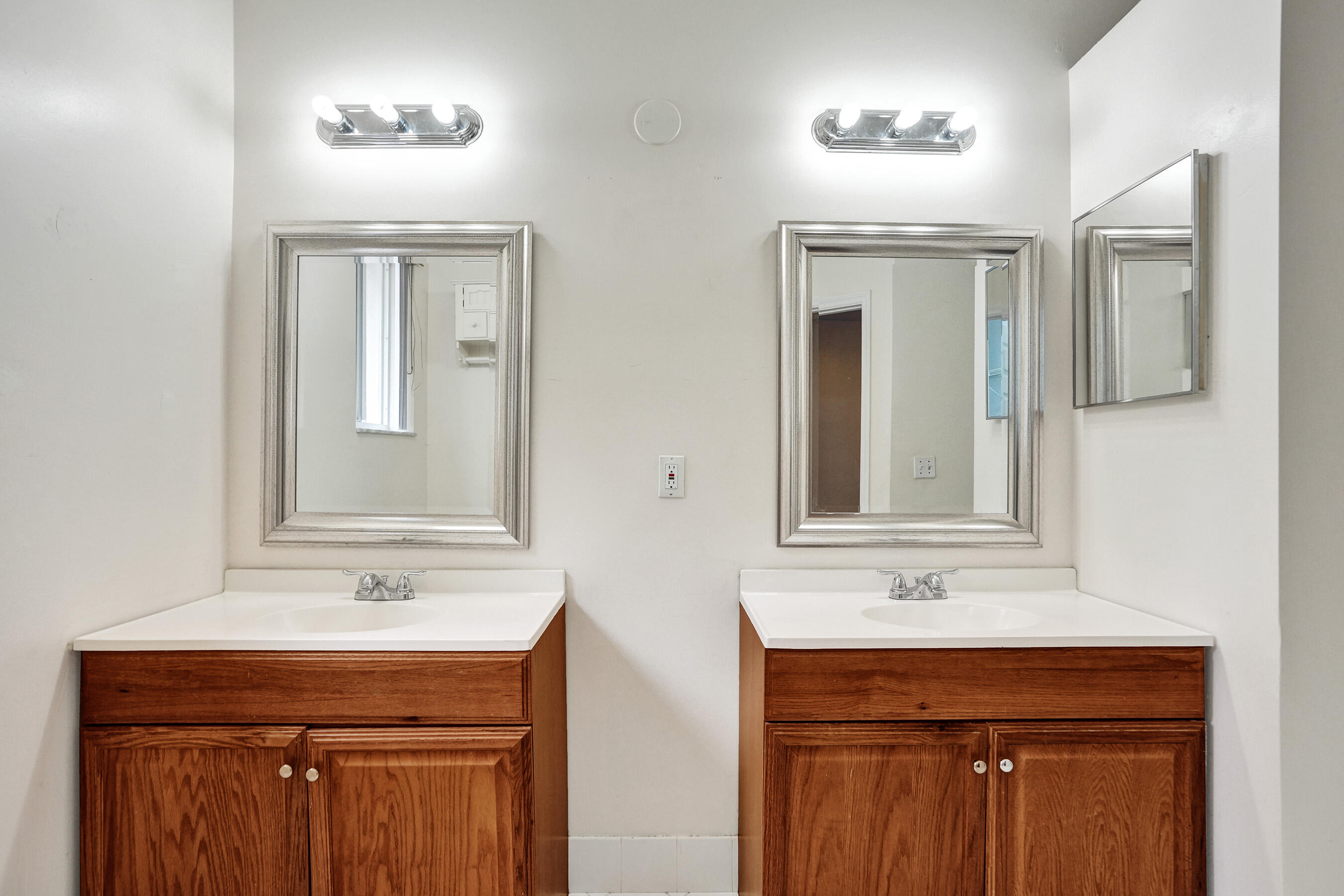 3717 Pebblebrook Manor