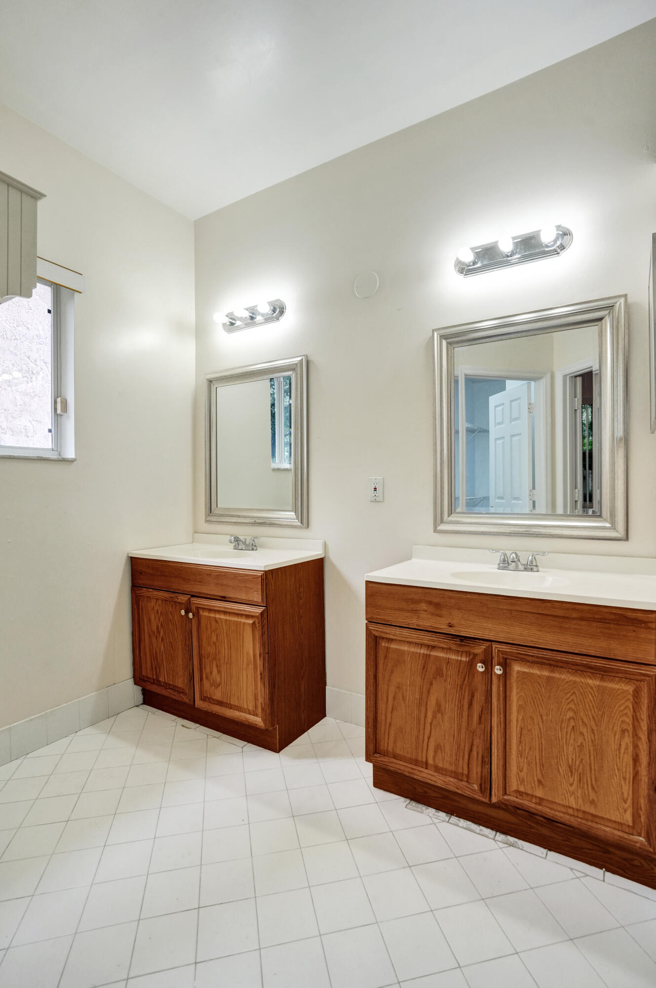 3717 Pebblebrook Manor