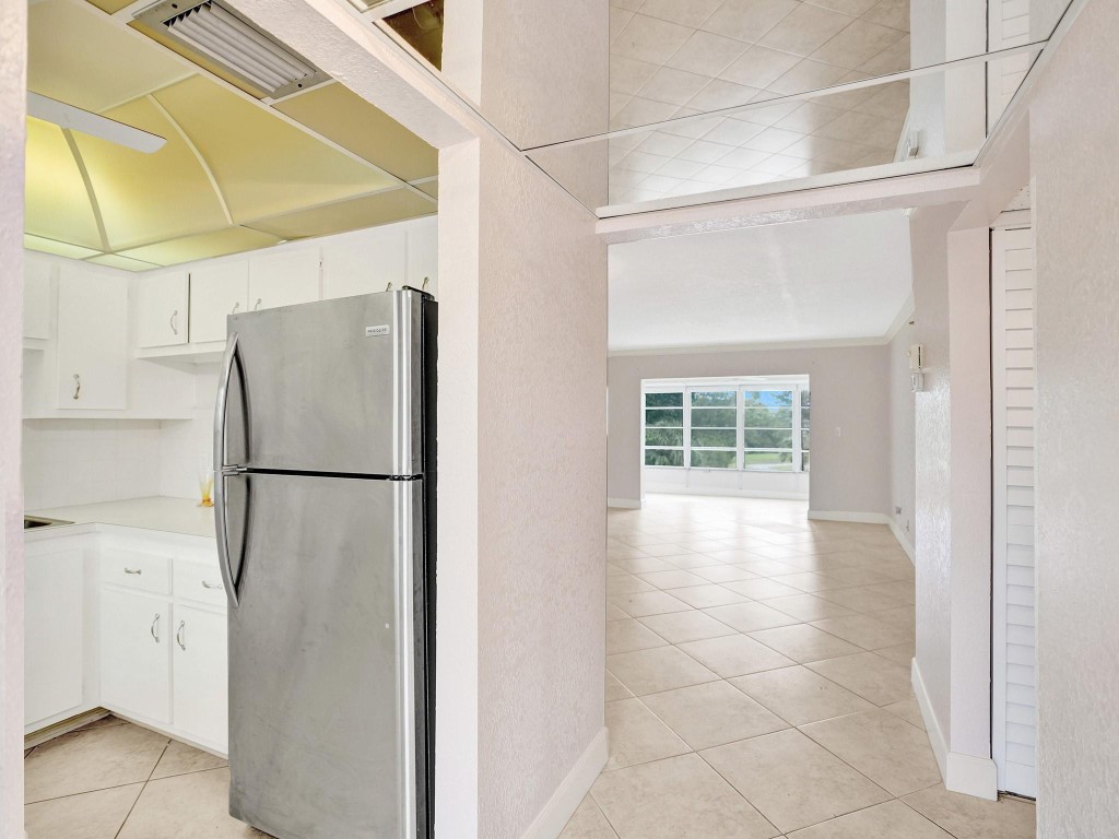 1035 Country Club Dr Apt 302