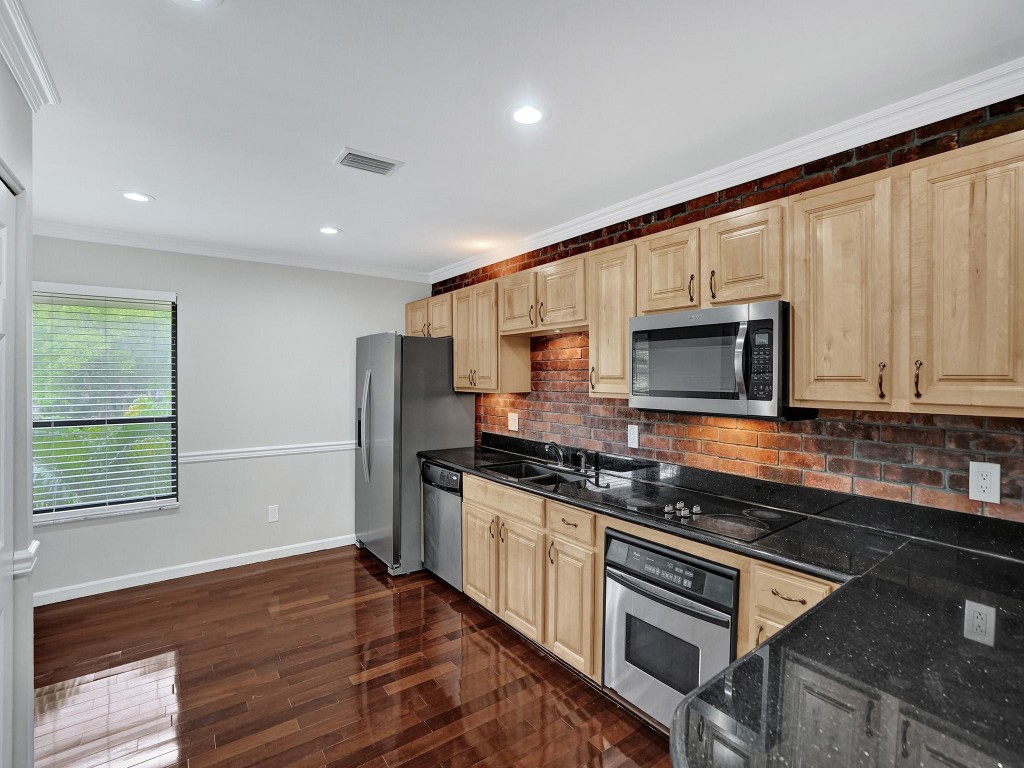 9280 Sabal Ridge Cir APT B