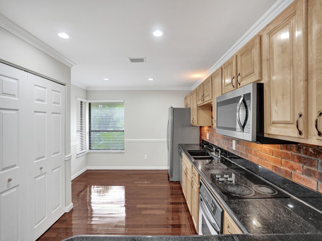 9280 Sabal Ridge Cir APT B