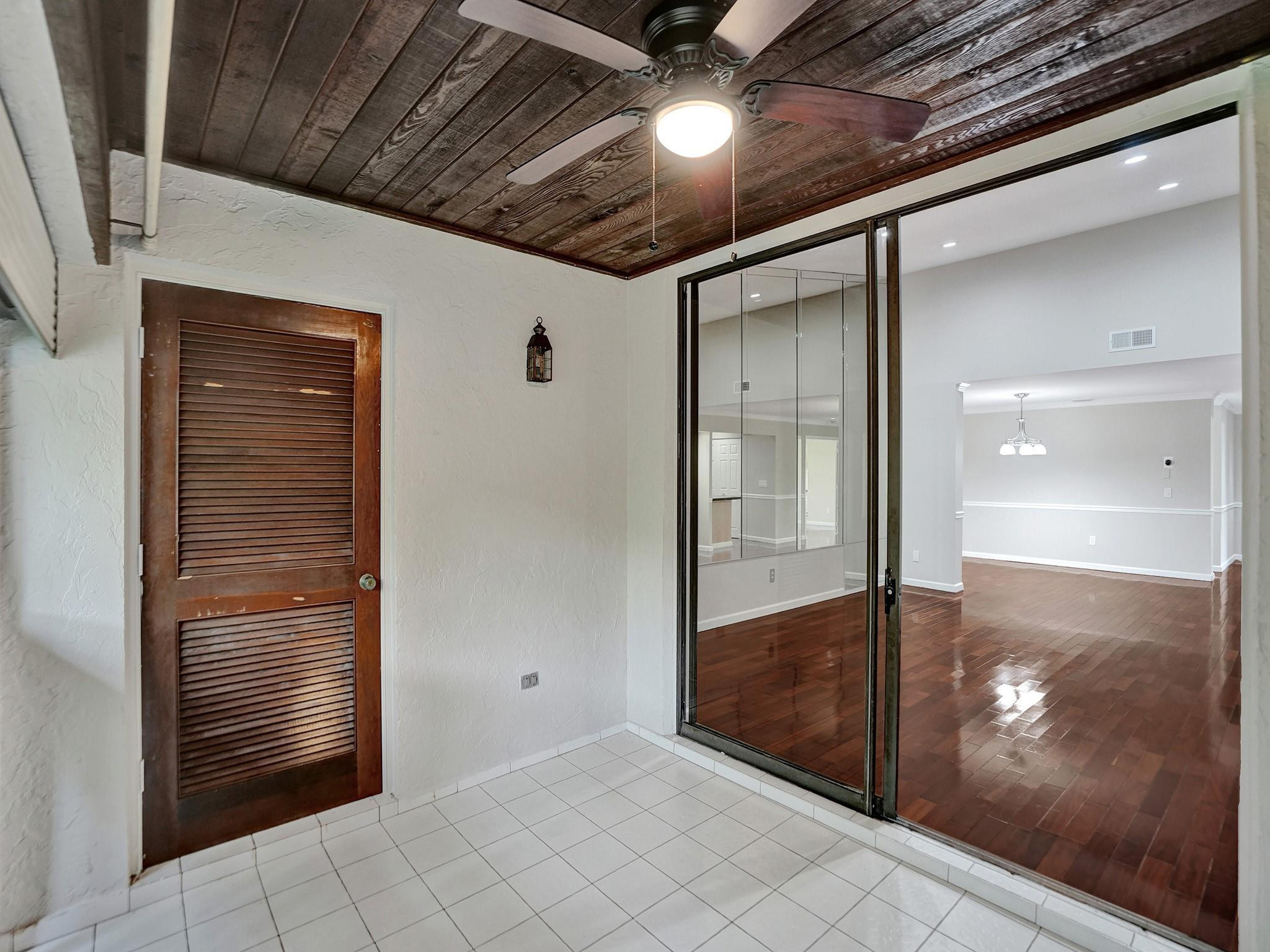 9280 Sabal Ridge Cir APT B