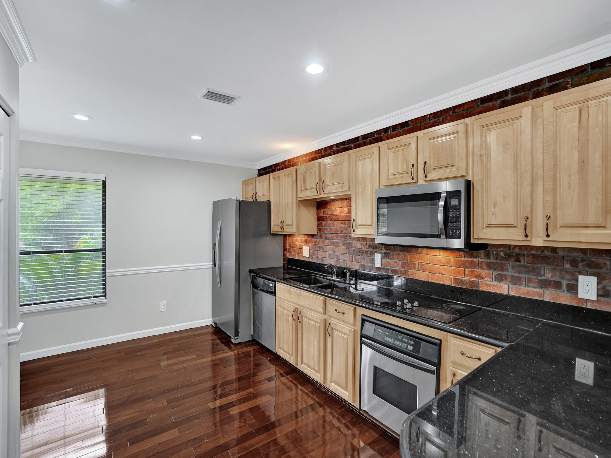 9280 Sabal Ridge Cir APT B