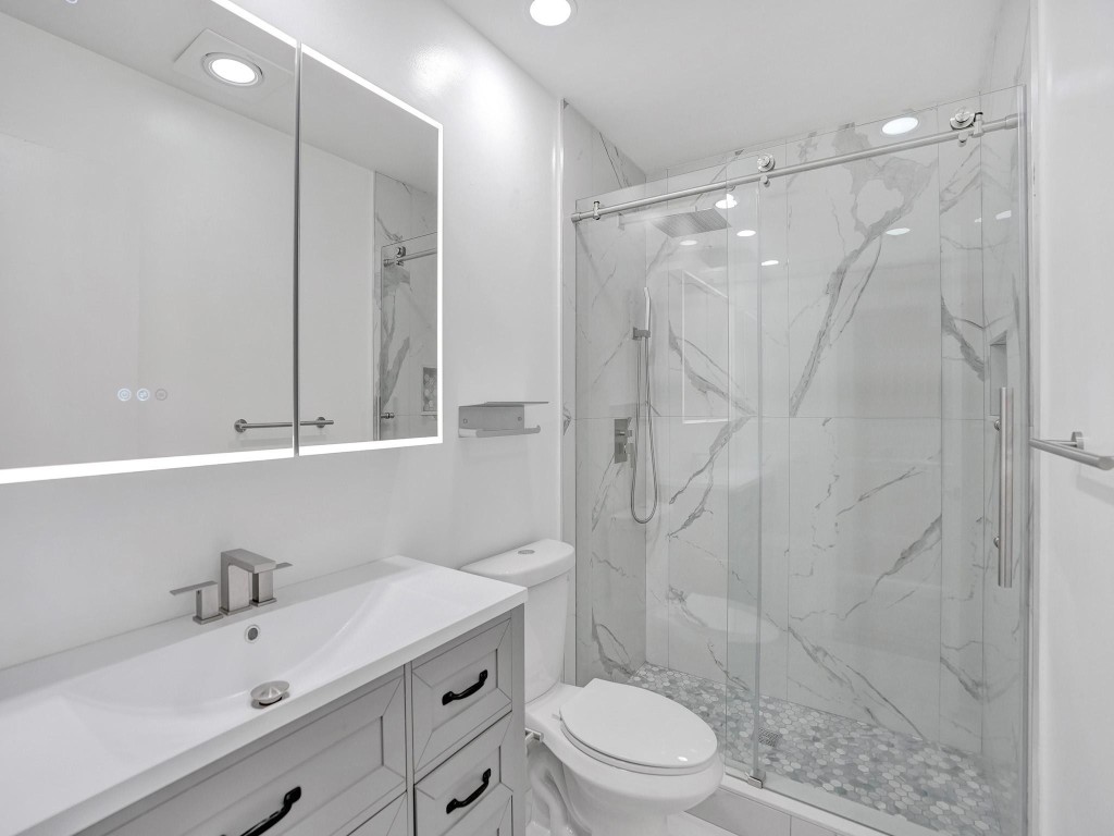 9280 Sabal Ridge Cir APT B