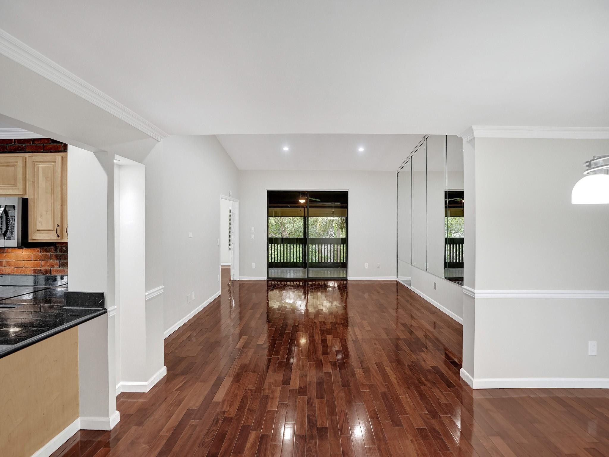 9280 Sabal Ridge Cir APT B