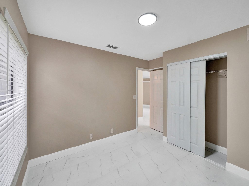 4694 NW 22nd St 4244