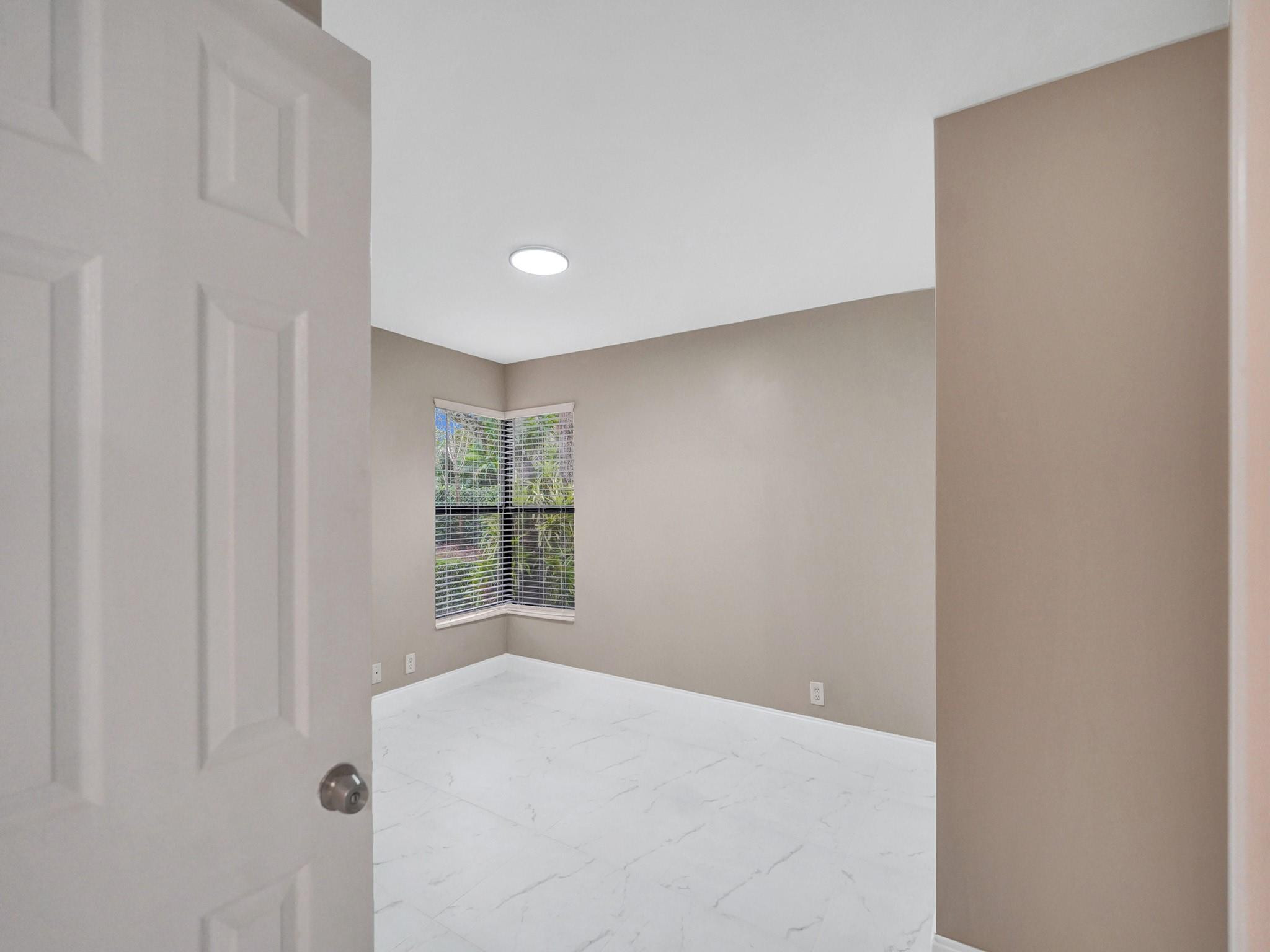 4694 NW 22nd St 4244