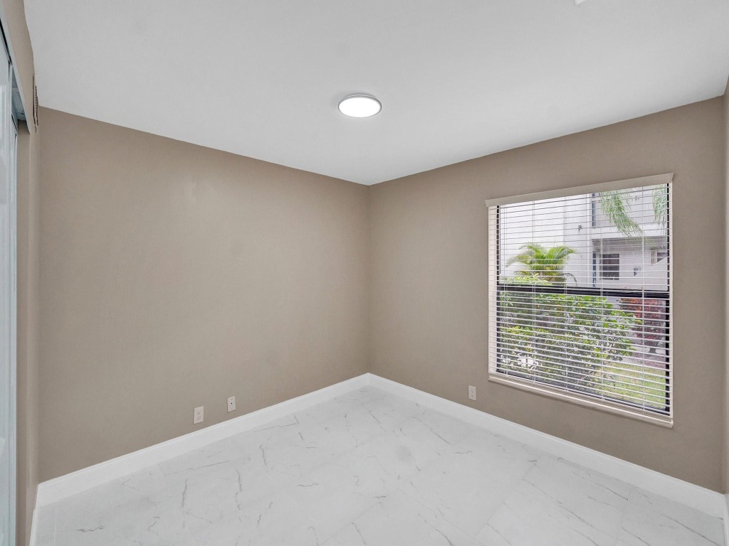 4694 NW 22nd St 4244