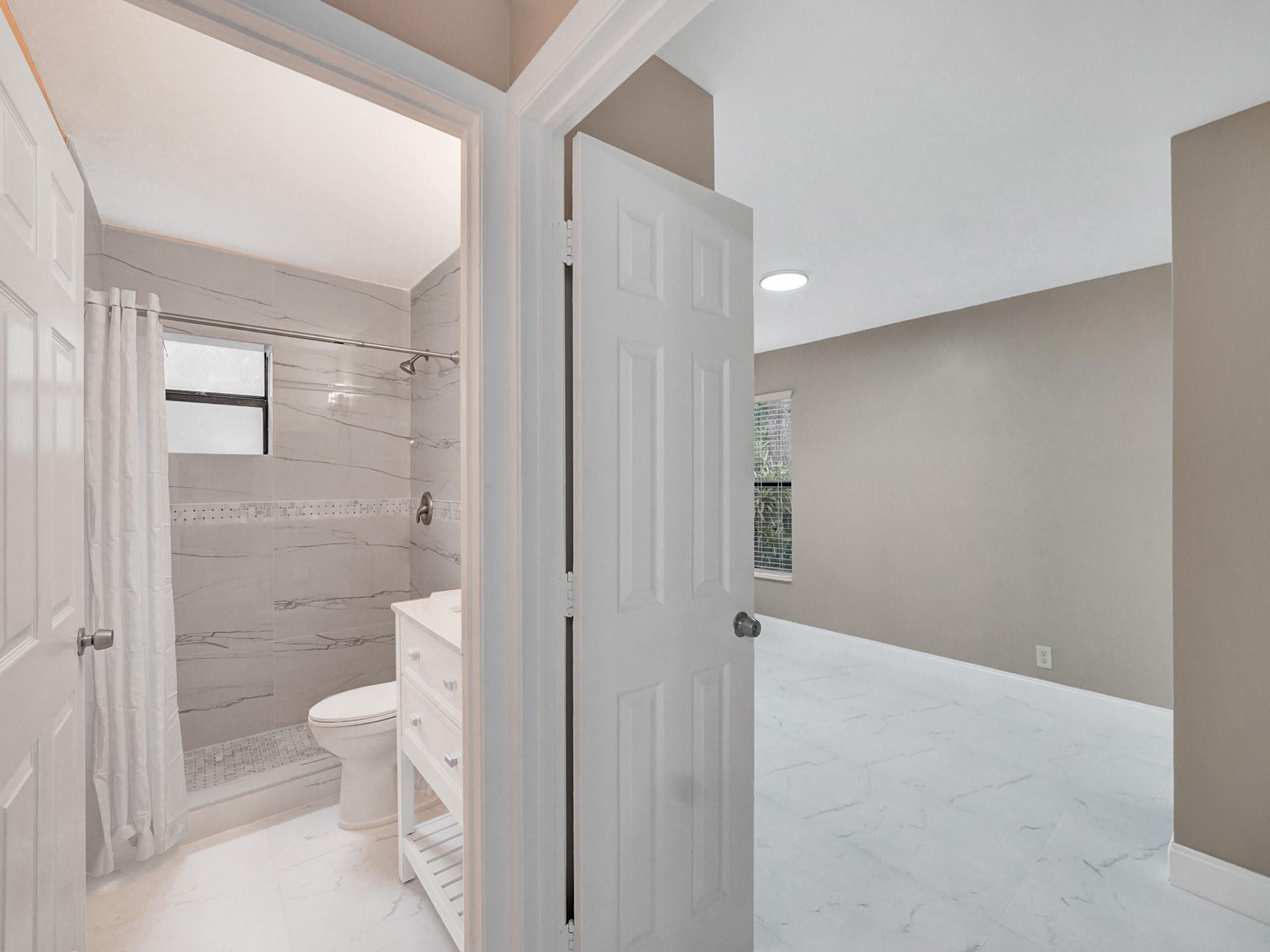 4694 NW 22nd St 4244