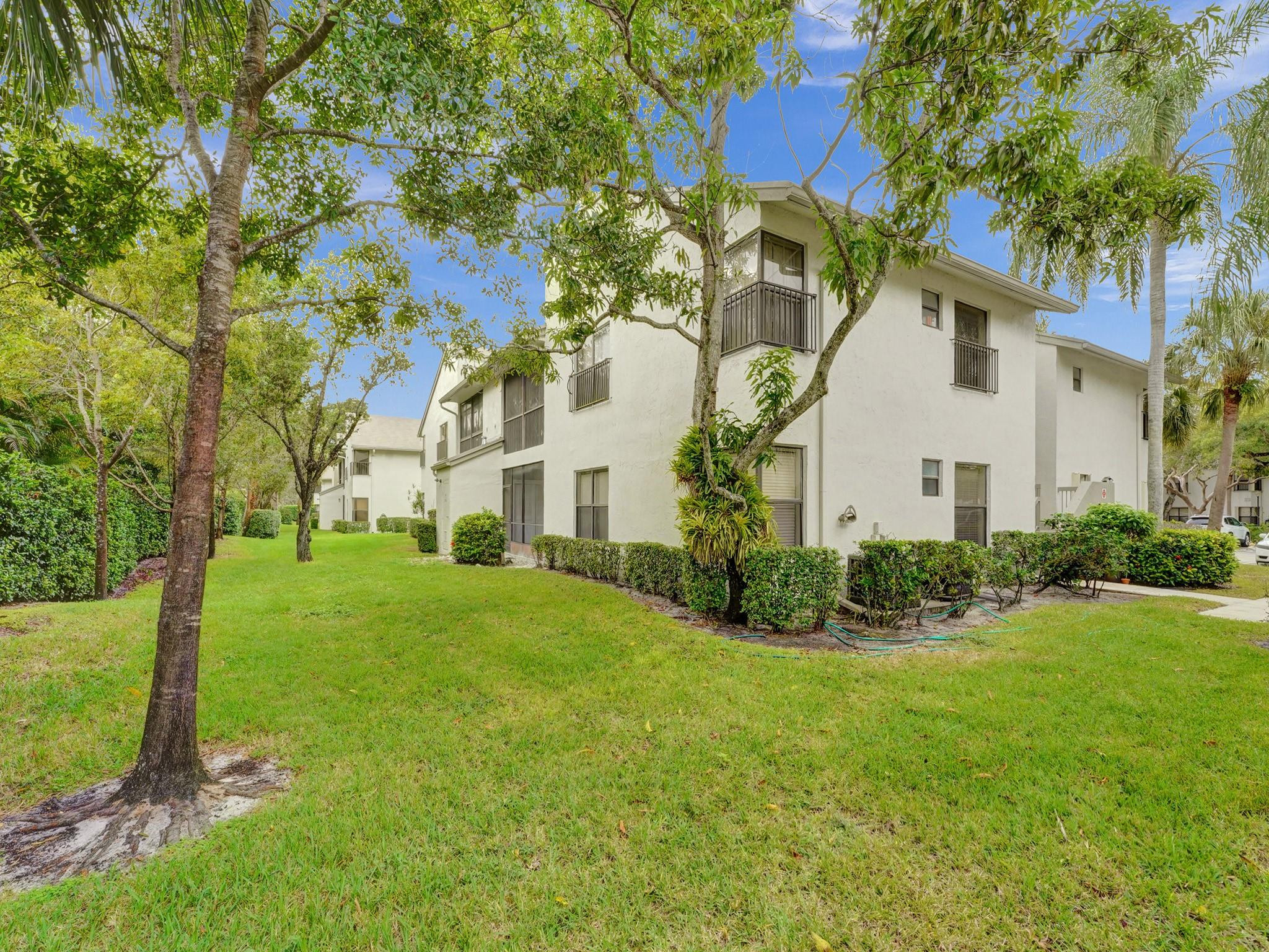 4694 NW 22nd St 4244