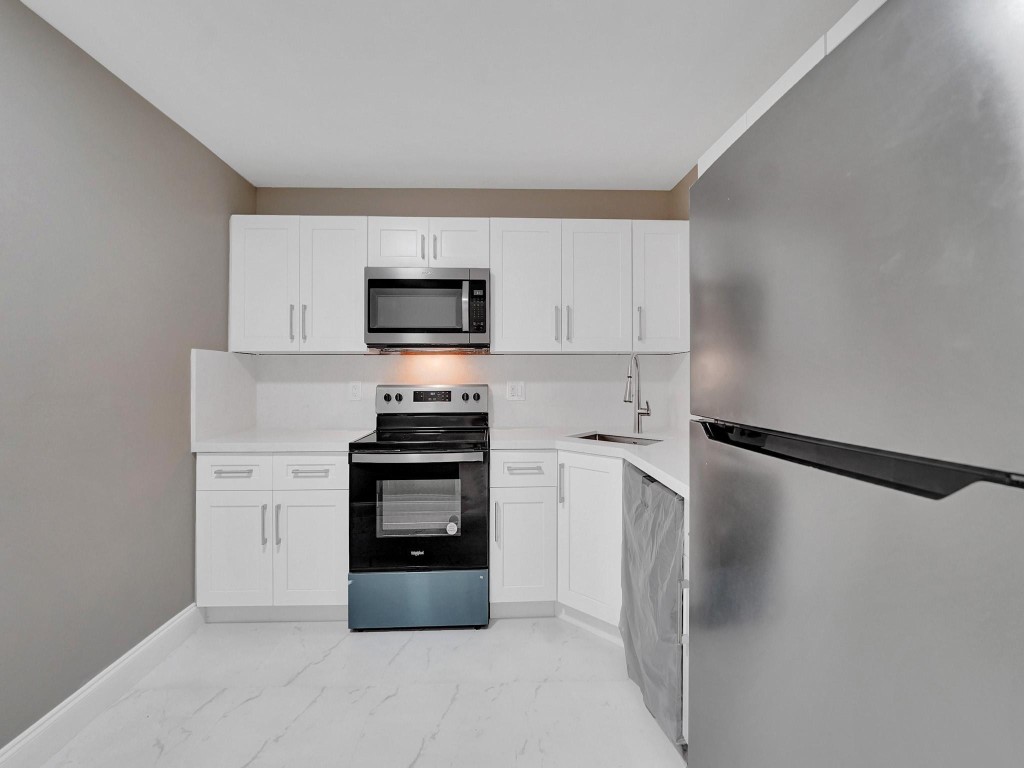 4694 NW 22nd St 4244