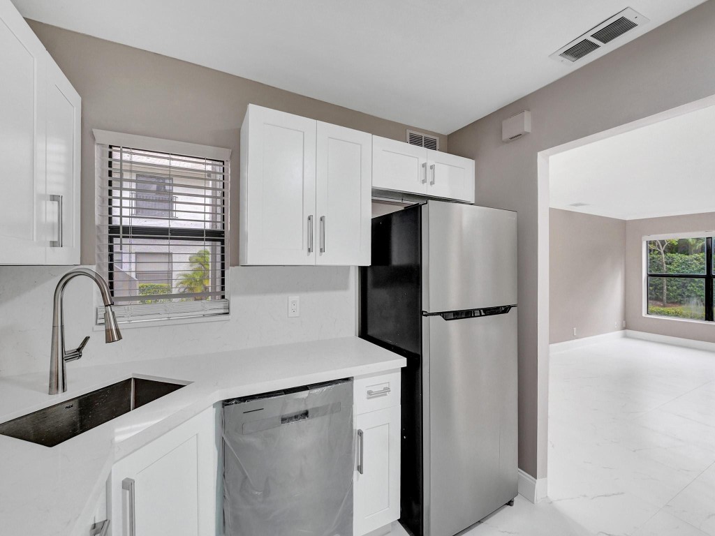 4694 NW 22nd St 4244