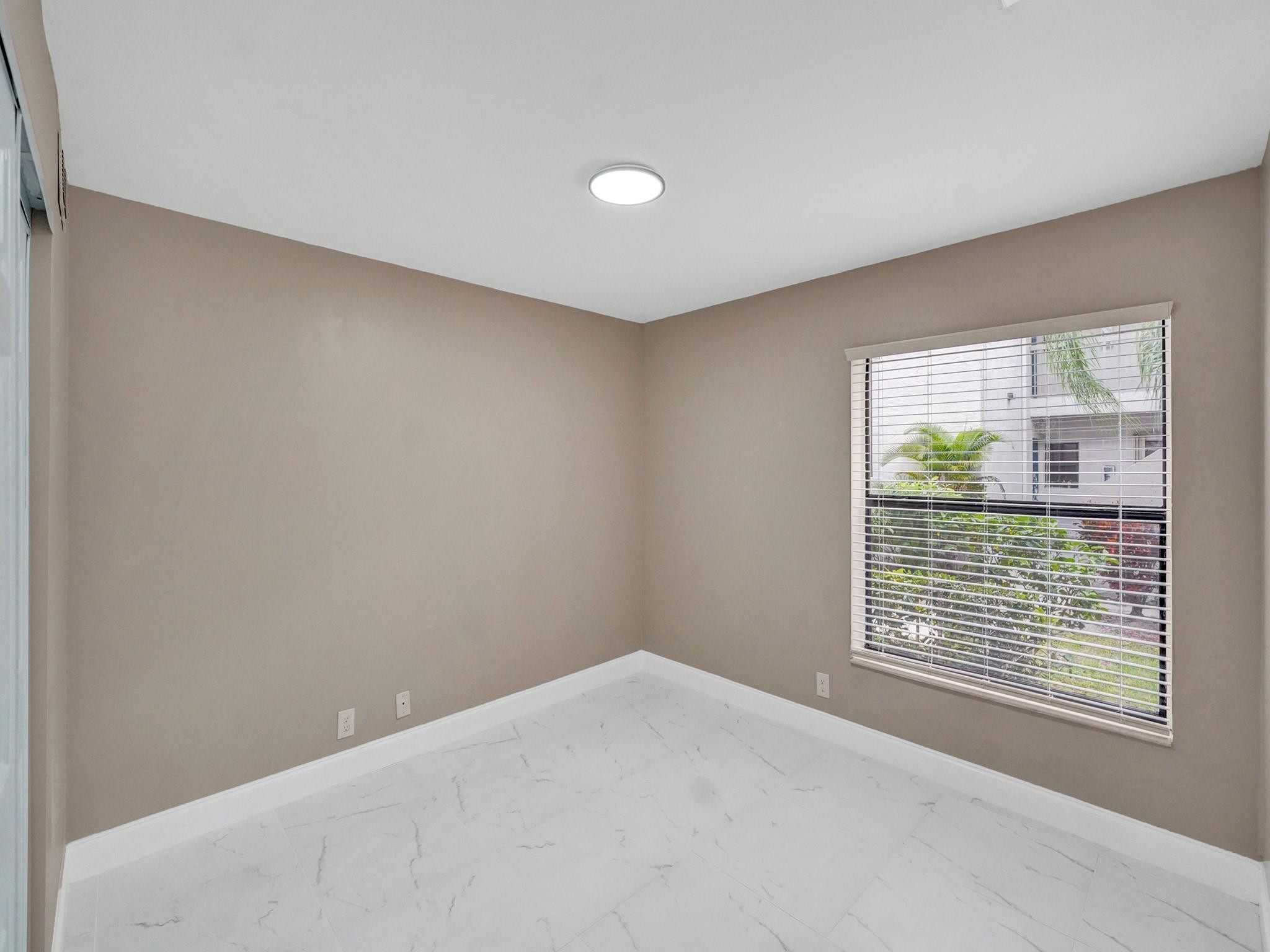 4694 NW 22nd St 4244