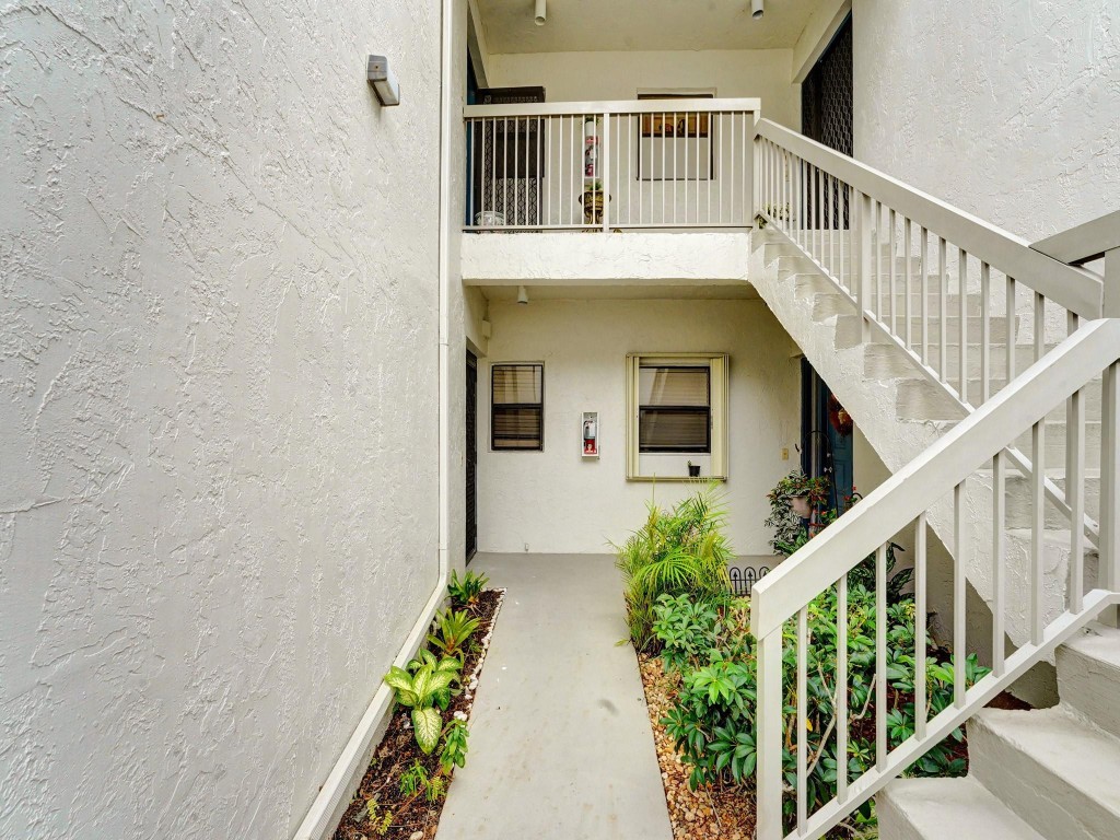 4694 NW 22nd St 4244