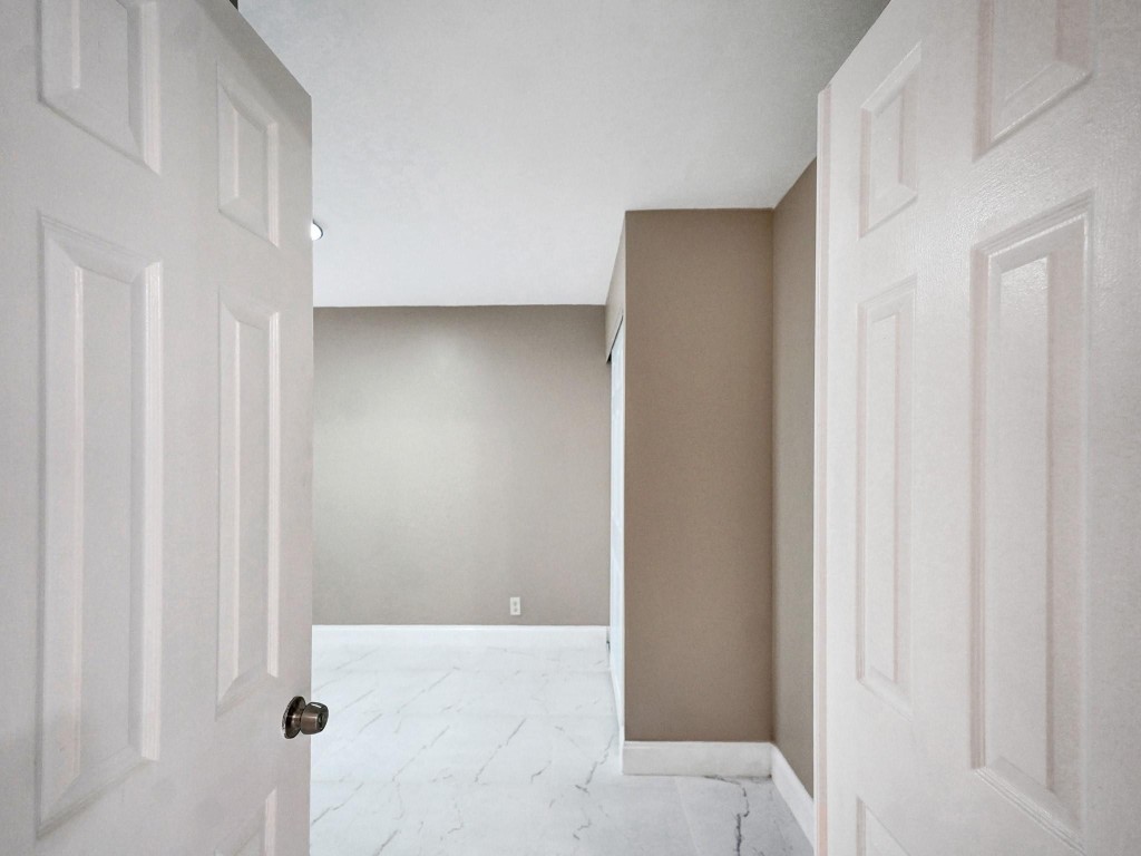 4694 NW 22nd St 4244