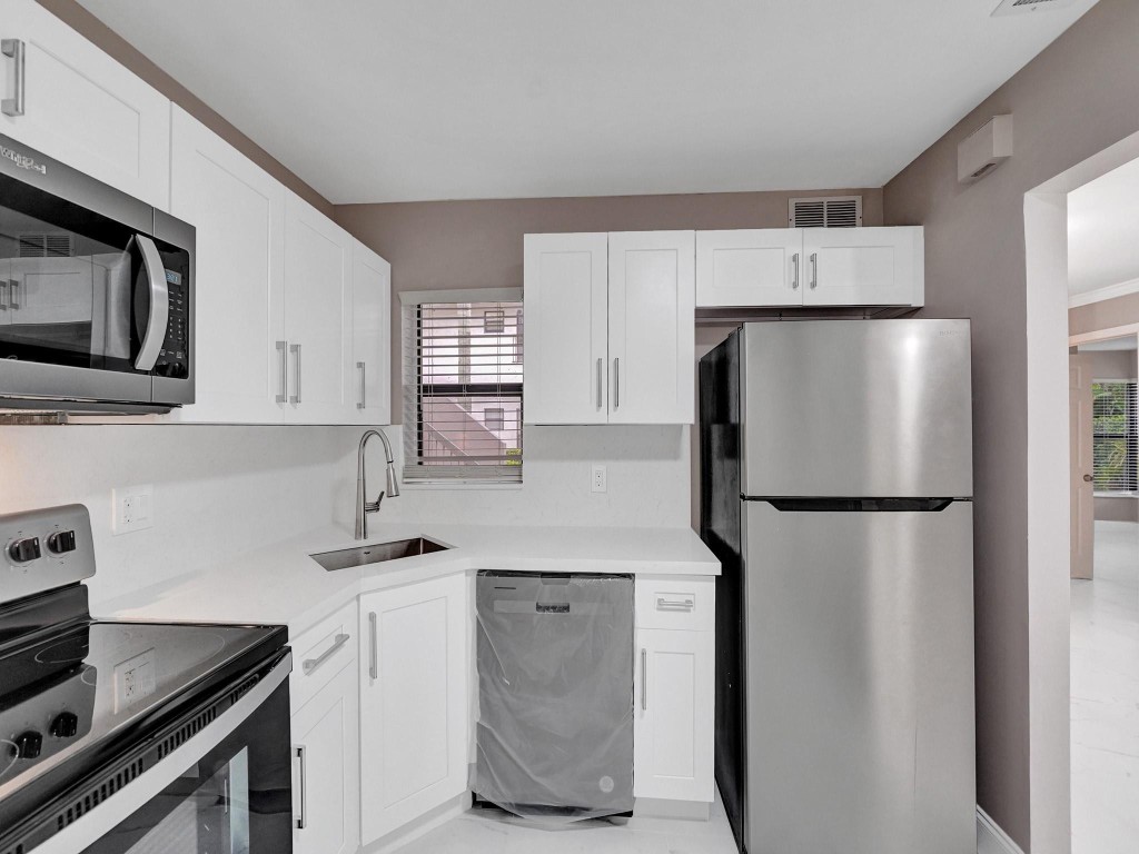 4694 NW 22nd St 4244