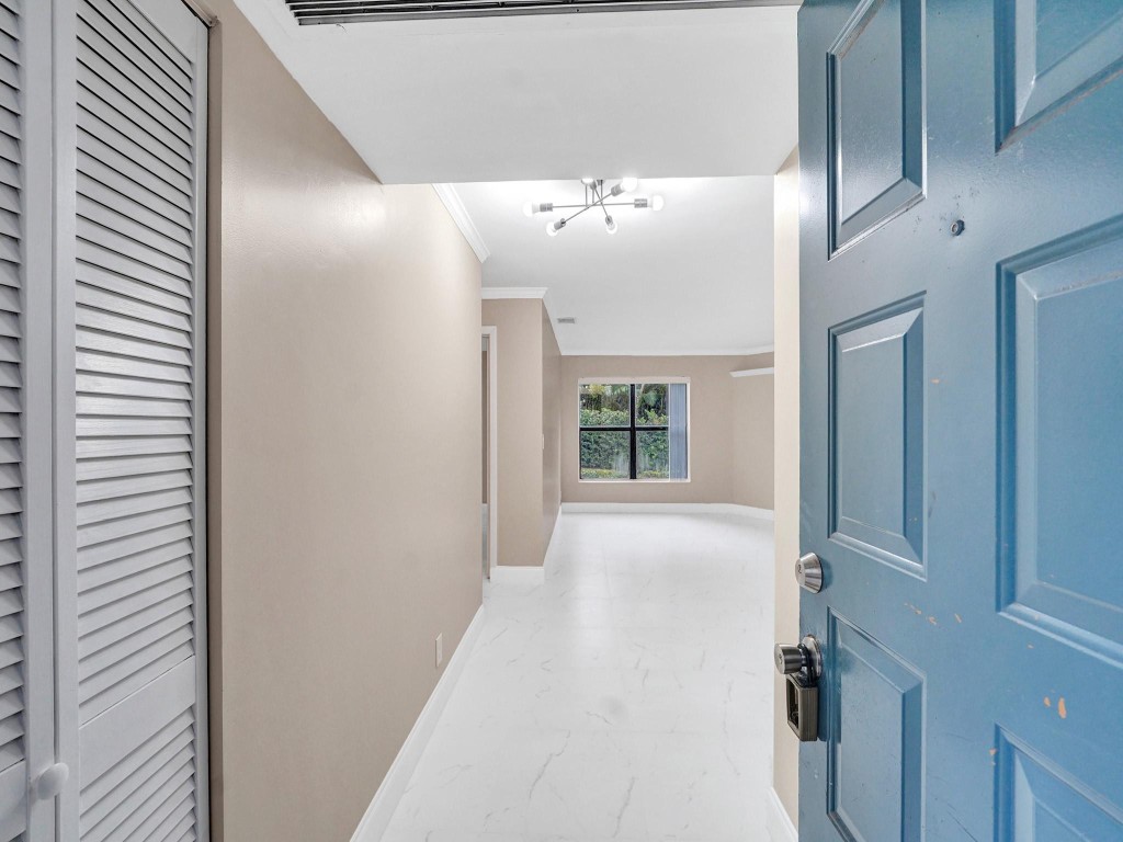 4694 NW 22nd St 4244