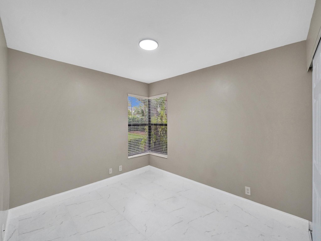 4694 NW 22nd St 4244