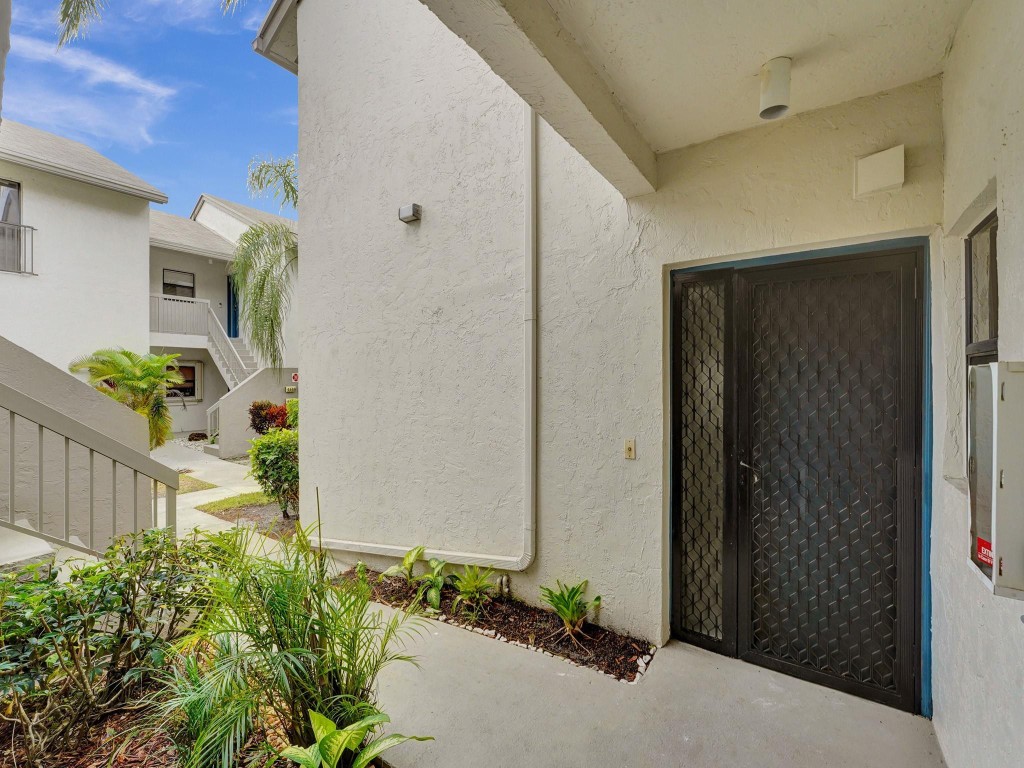 4694 NW 22nd St 4244