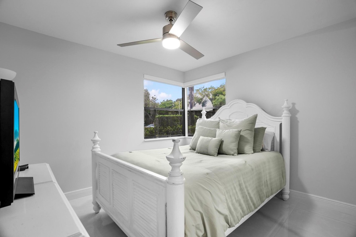 4161 Coral Tree Cir 165