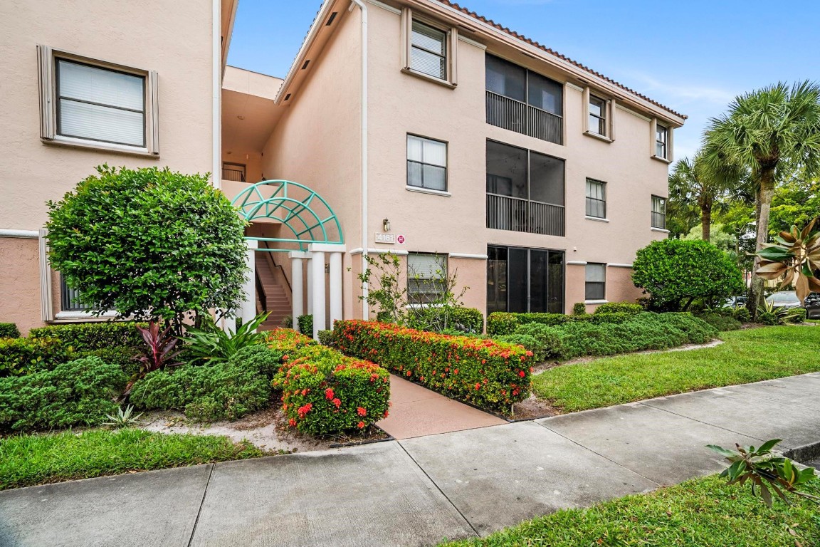 4161 Coral Tree Cir 165