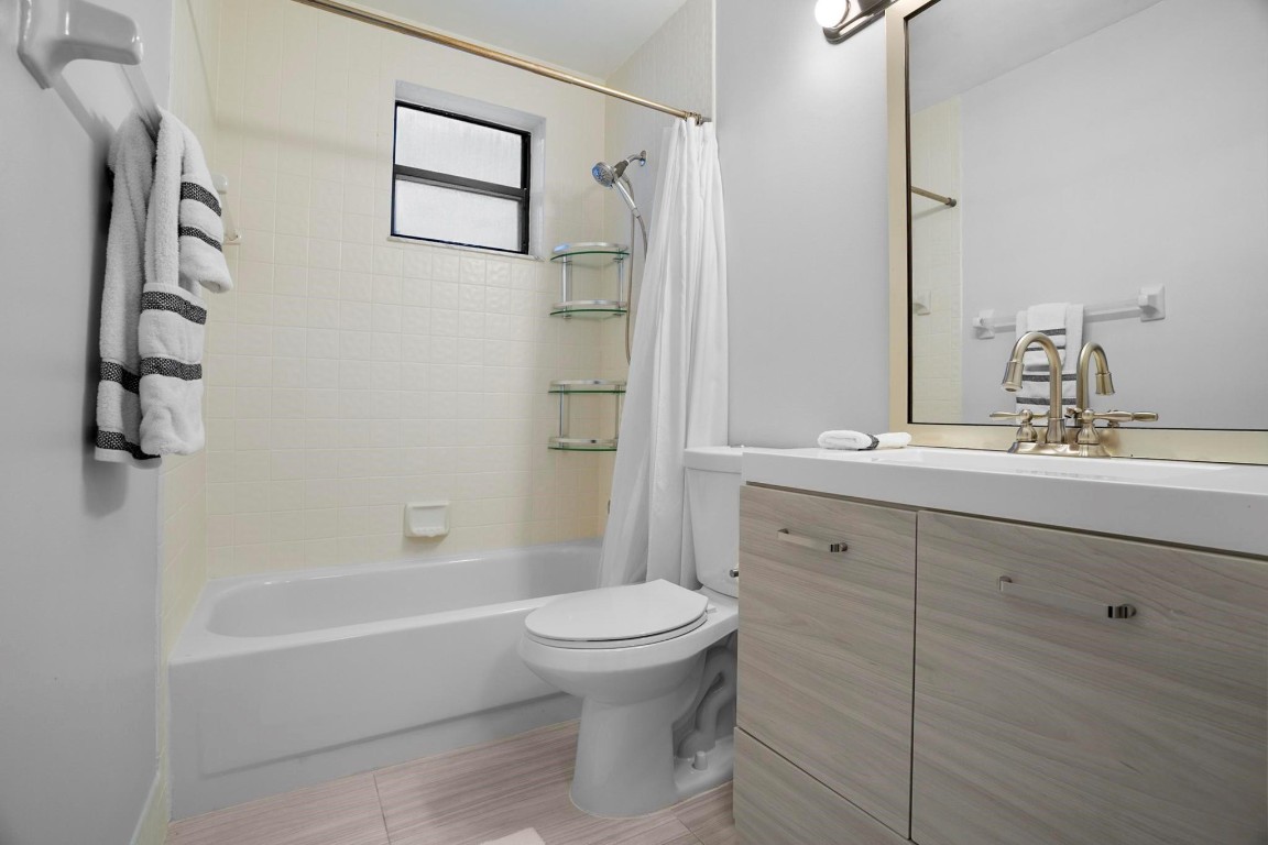 4161 Coral Tree Cir 165