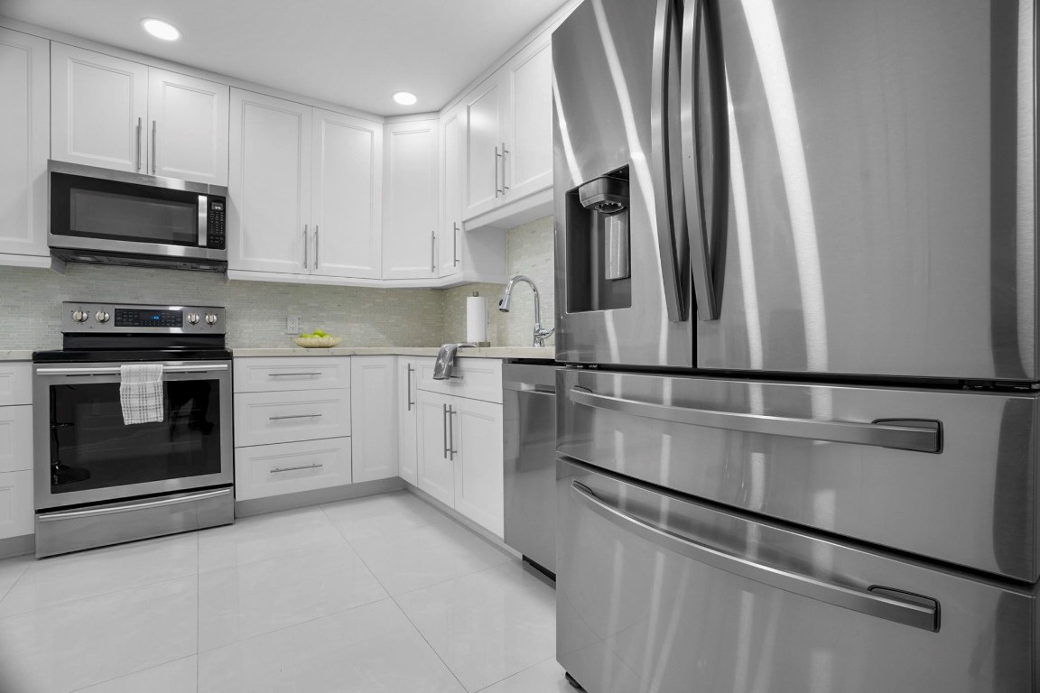 4161 Coral Tree Cir 165