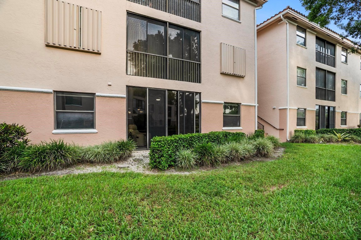 4161 Coral Tree Cir 165